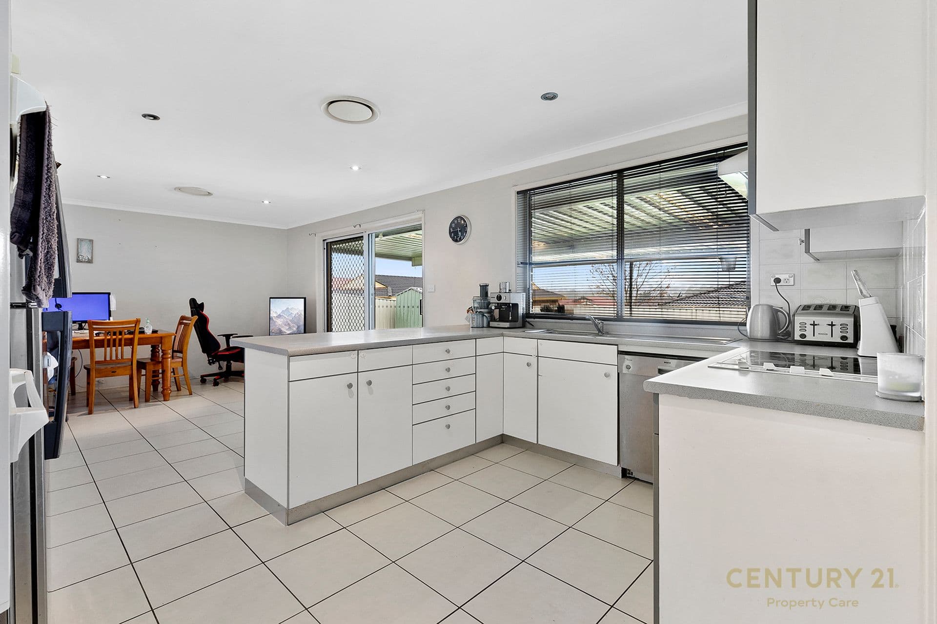 4 Cobourg Place, Bow Bowing, NSW, 2566, Bow Bowing - Thumbnail 4