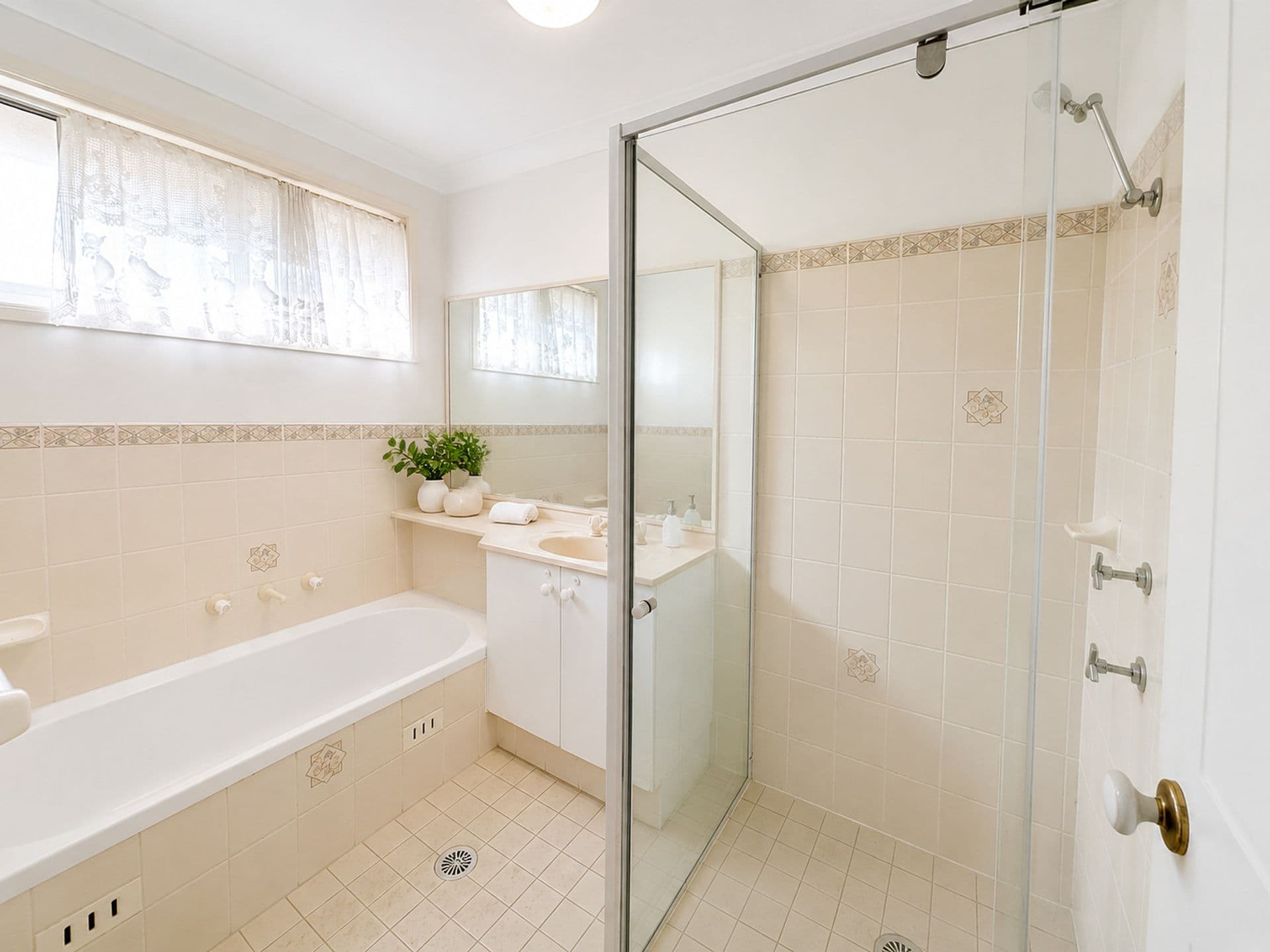 4 Wyperfeld Place, Bow Bowing, NSW, 2566, Bow Bowing - Thumbnail 7