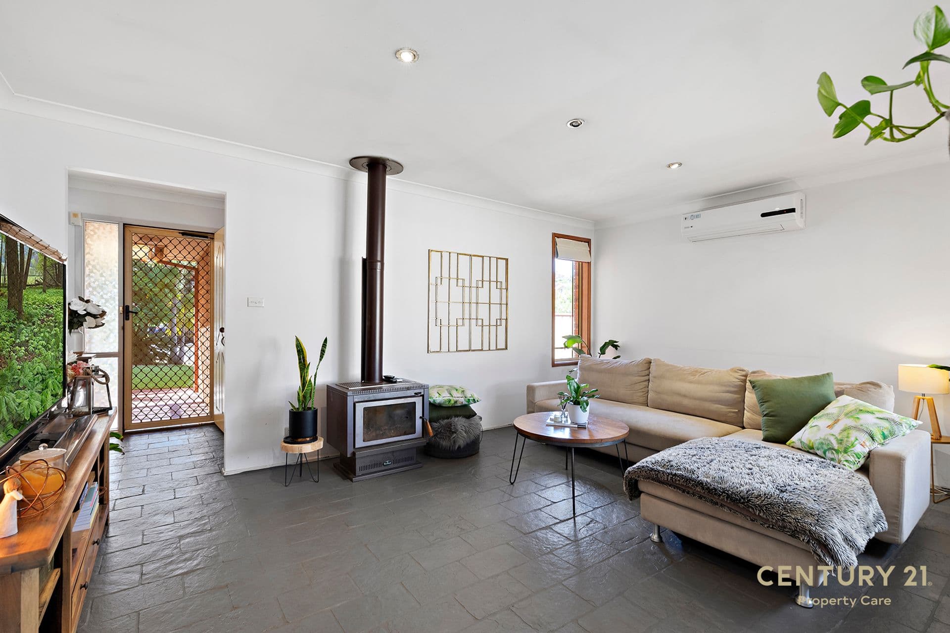 3 Kalbarri Crescent, Bow Bowing, NSW, 2566, Bow Bowing - Thumbnail 3