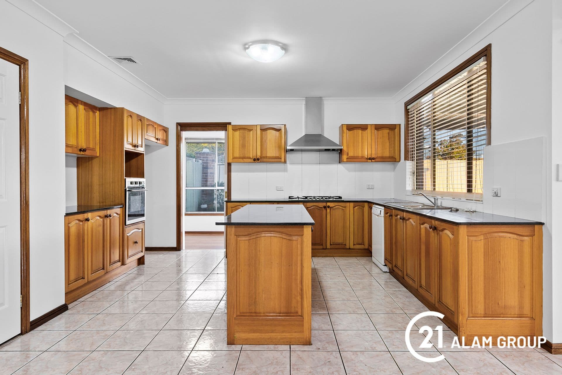 6 Rossiville Place, Glen Alpine, NSW, 2560, Glen Alpine - Thumbnail 4