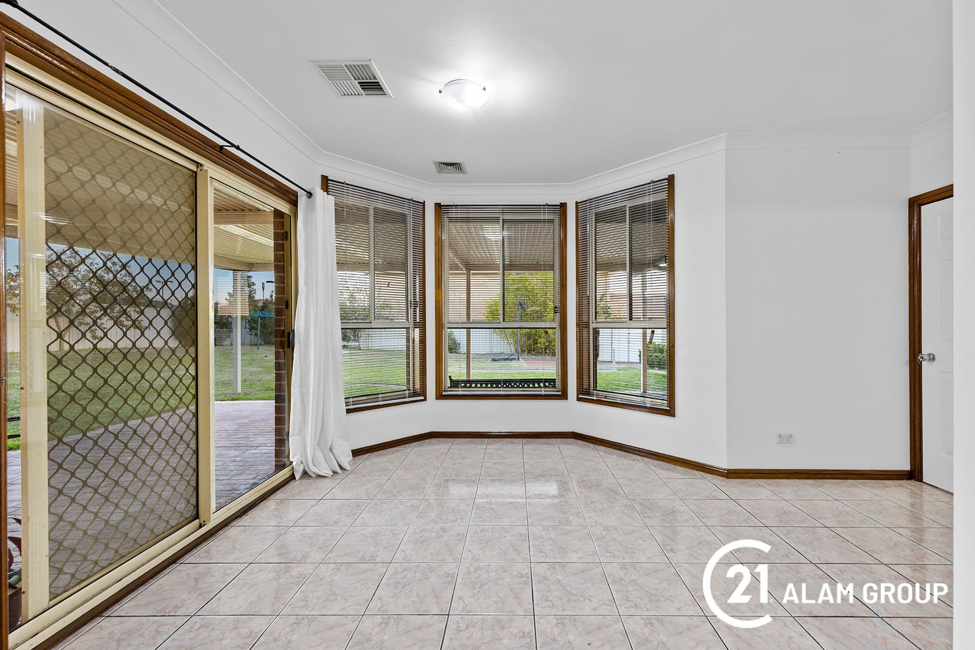 6 Rossiville Place, Glen Alpine, NSW, 2560, Glen Alpine - Thumbnail 8