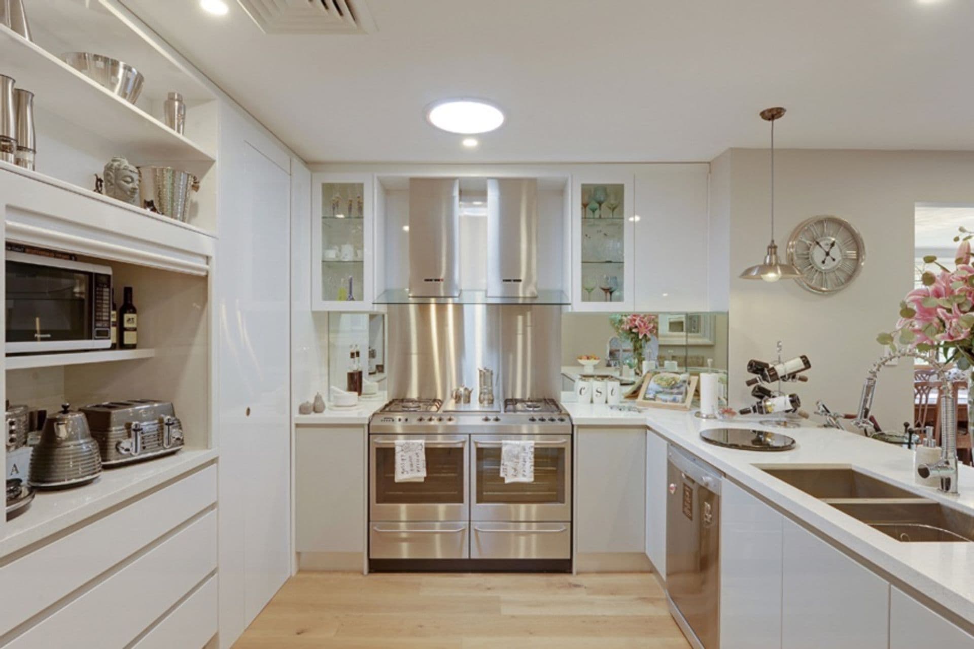 16 Manor Road, Hornsby, NSW, 2077, Hornsby - Thumbnail 2