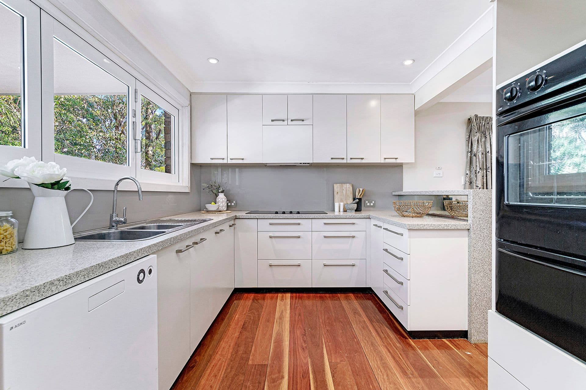 92 Manor Road, Hornsby, NSW, 2077, Hornsby - Thumbnail 4