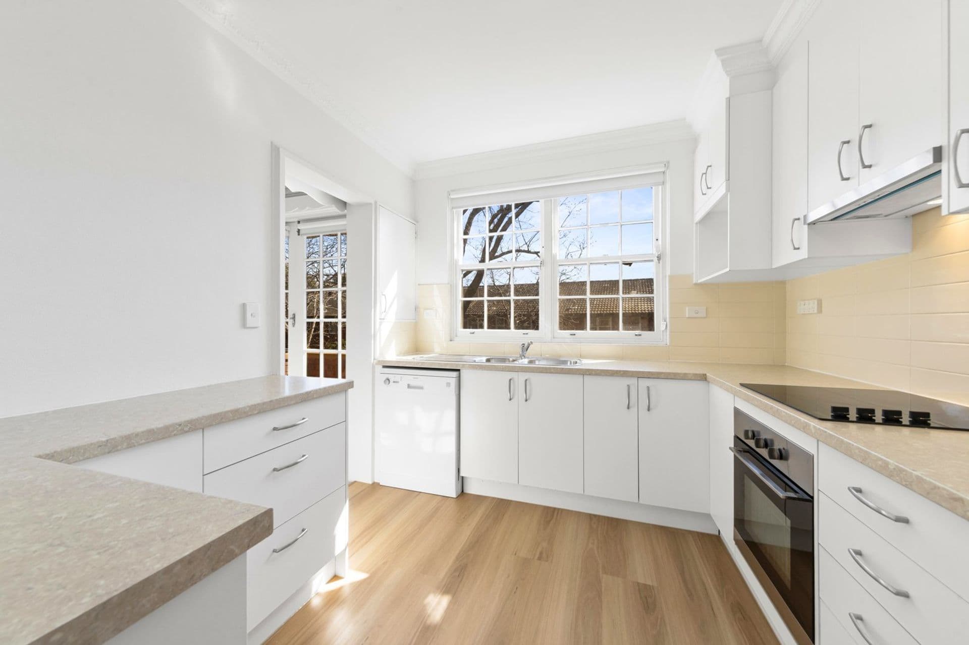 9/2 Woonona Avenue, Wahroonga, NSW, 2076, Wahroonga - Thumbnail 2