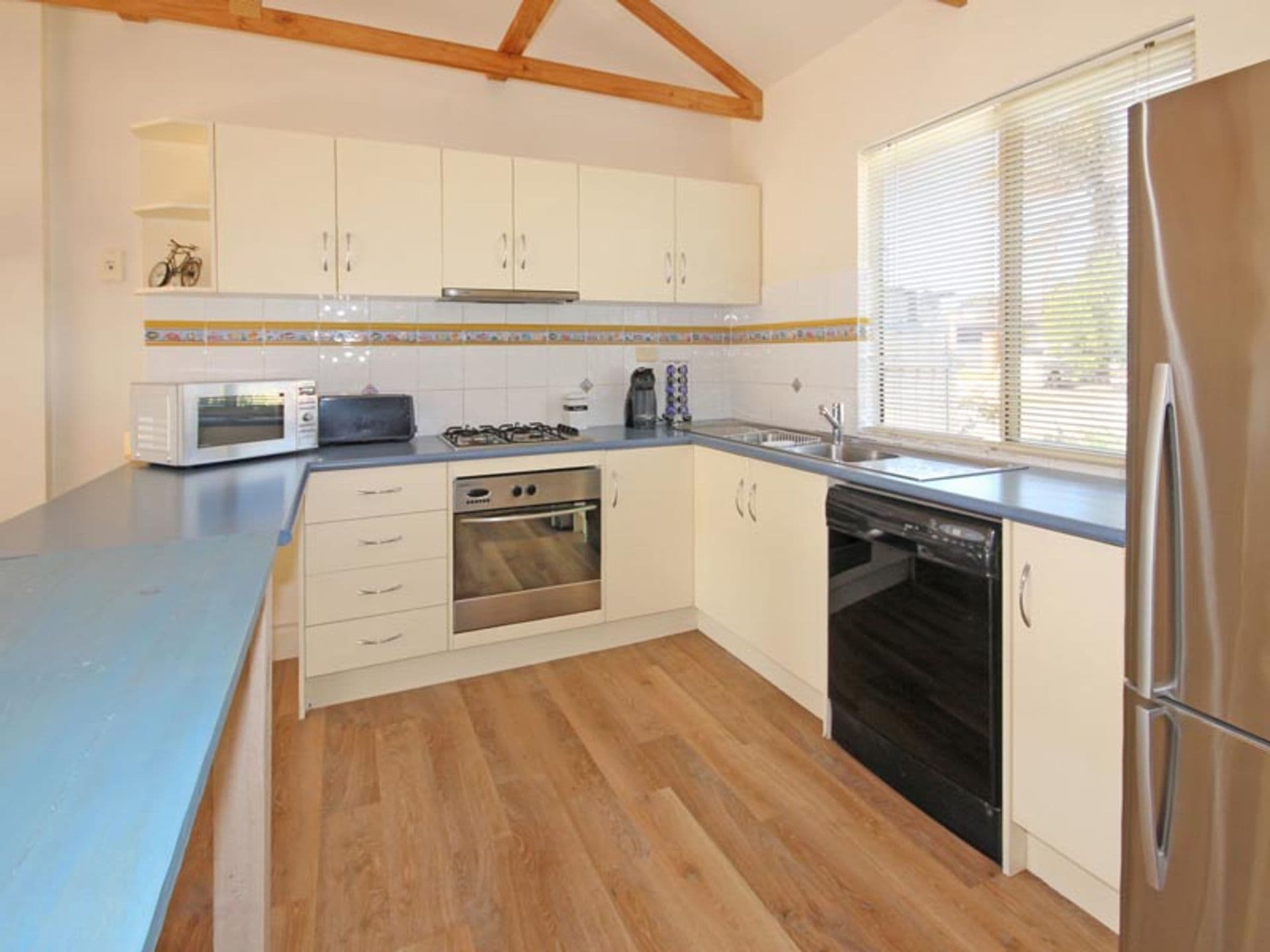 2 Storey Avenue, Aldinga Beach, SA, 5173, Aldinga Beach - Thumbnail 2