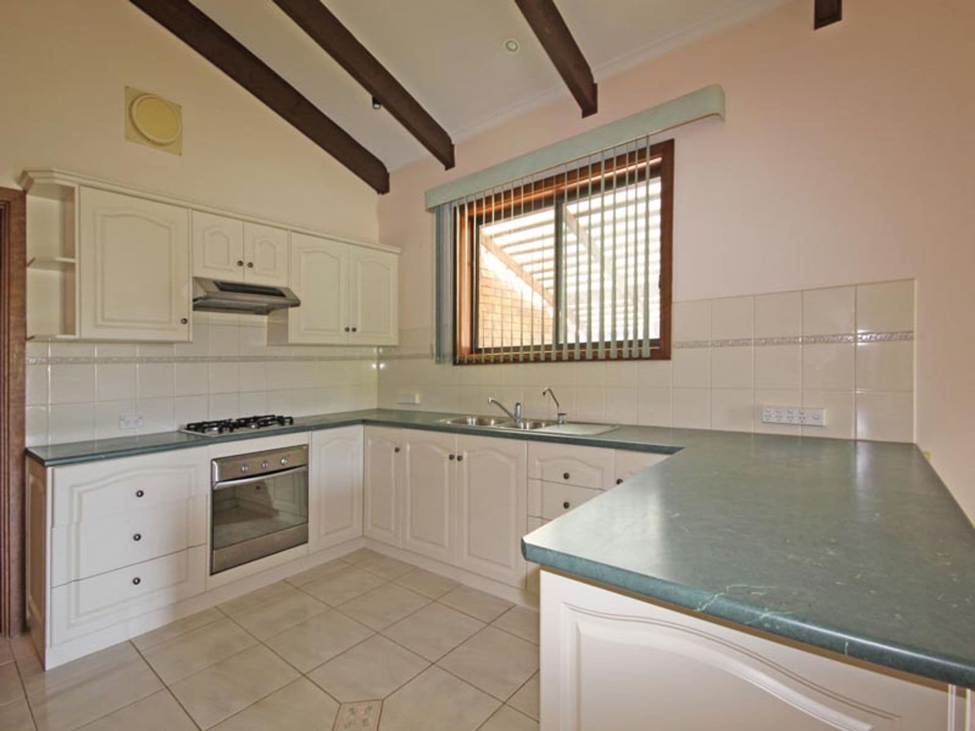1/4 Old Honeypot Road, Port Noarlunga, SA, 5167, Port Noarlunga - Thumbnail 2