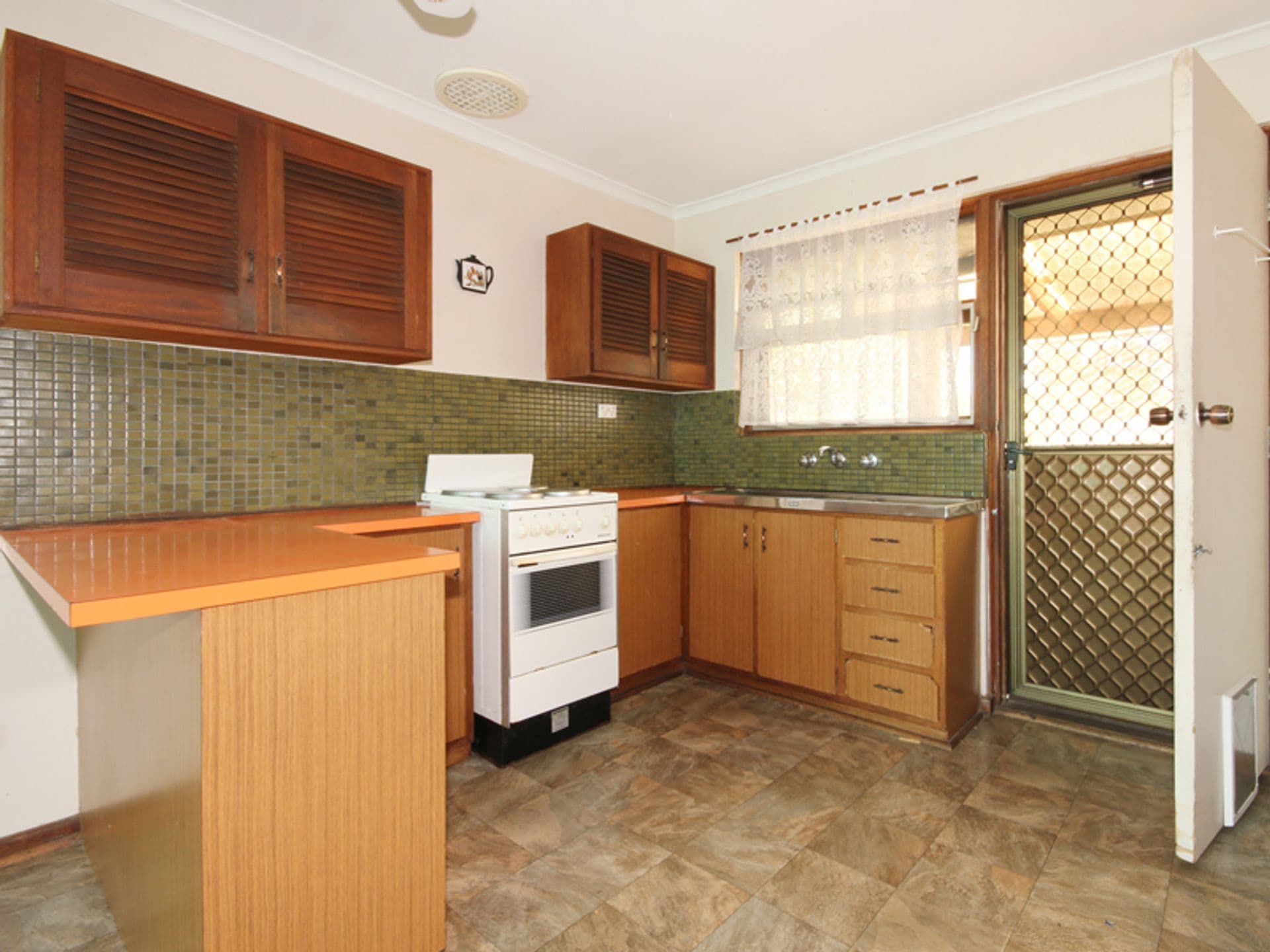 201  States Road, Morphett Vale, SA, 5162, Morphett Vale - Thumbnail 2