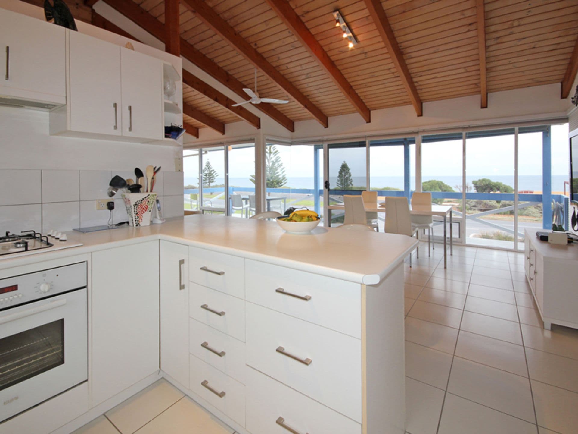 212 Esplanade, Port Noarlunga South, SA, 5167, Port Noarlunga South - Thumbnail 4