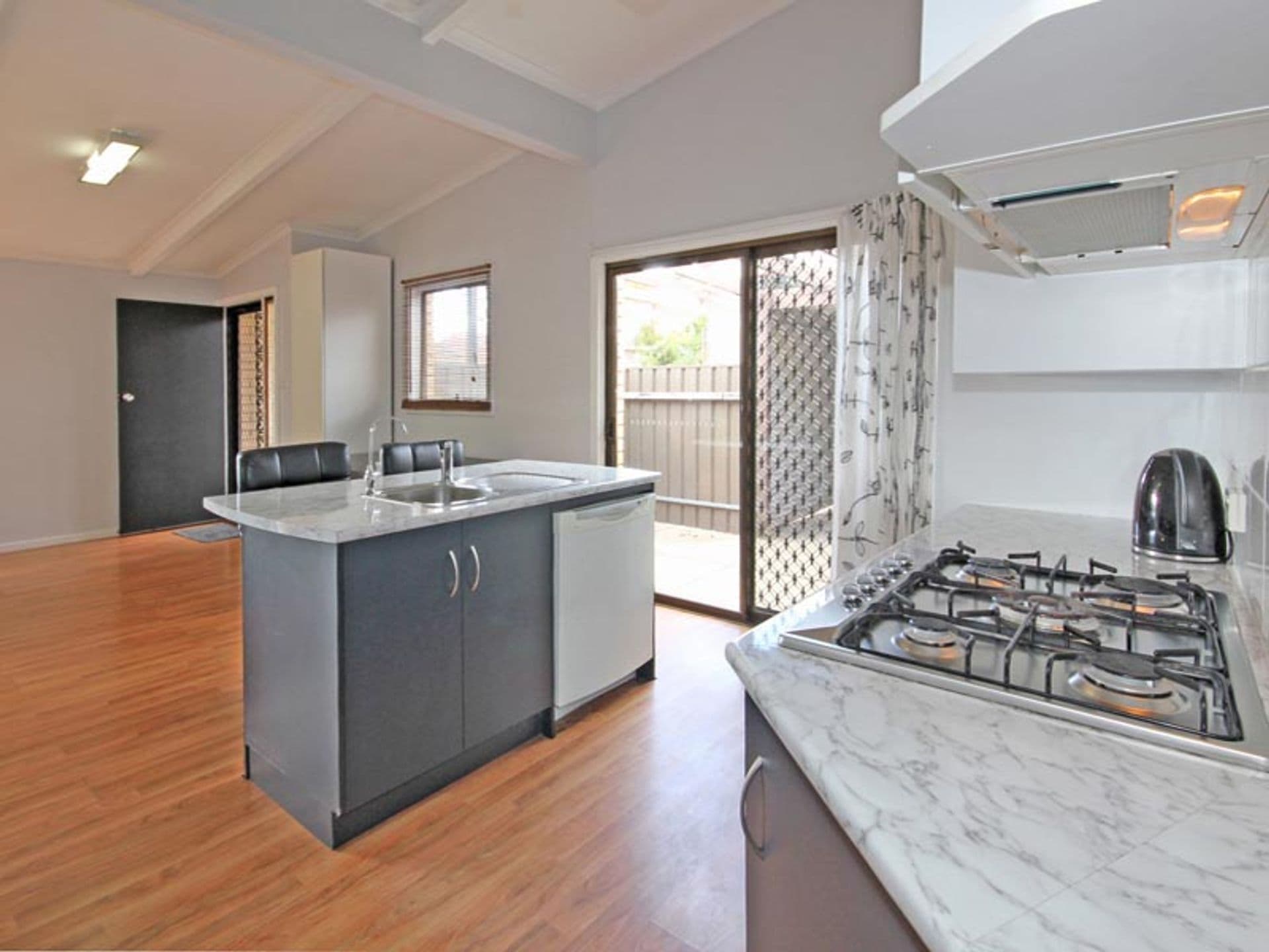 14 Amberleigh Close, Christie Downs, SA, 5164, Christie Downs - Thumbnail 3