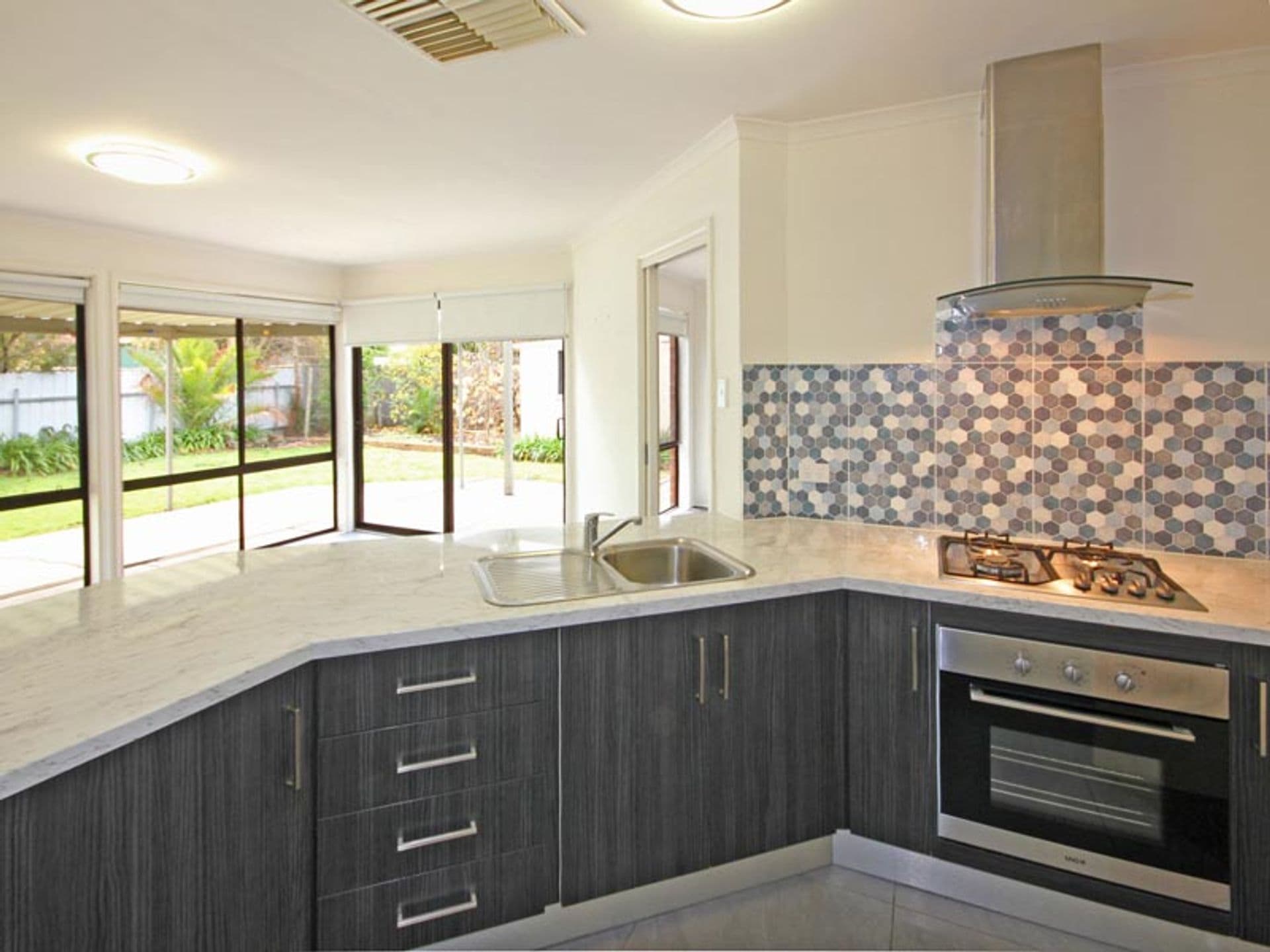 7 Windsor Court, Morphett Vale, SA, 5162, Morphett Vale - Thumbnail 2
