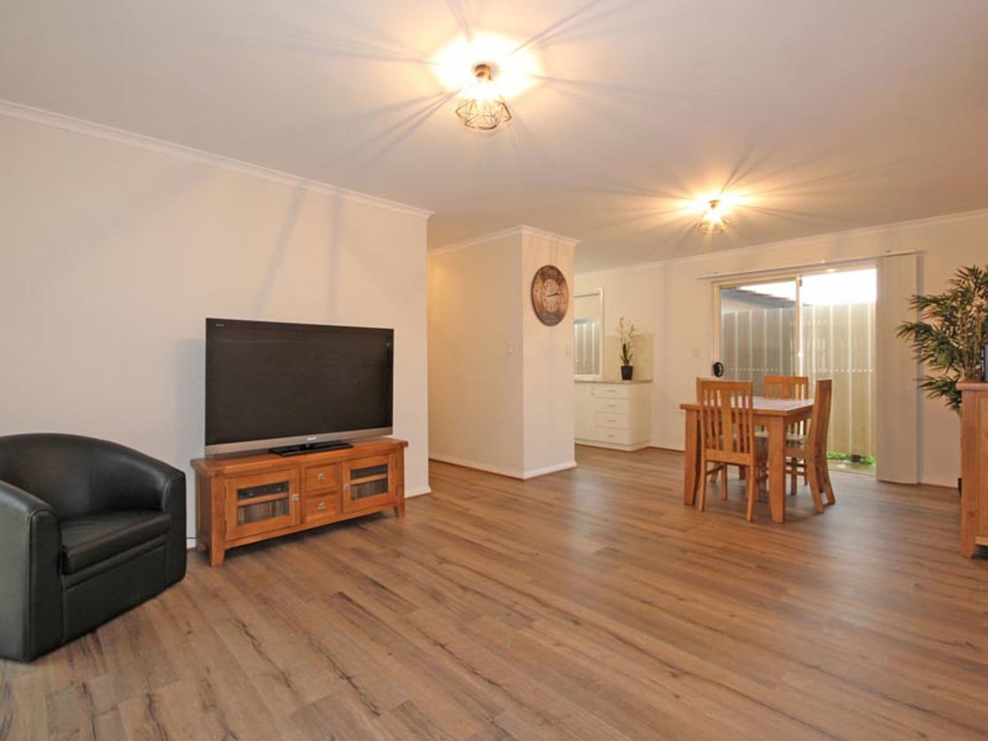 2/6 Booth Avenue, Morphett Vale, SA, 5162, Morphett Vale - Thumbnail 2