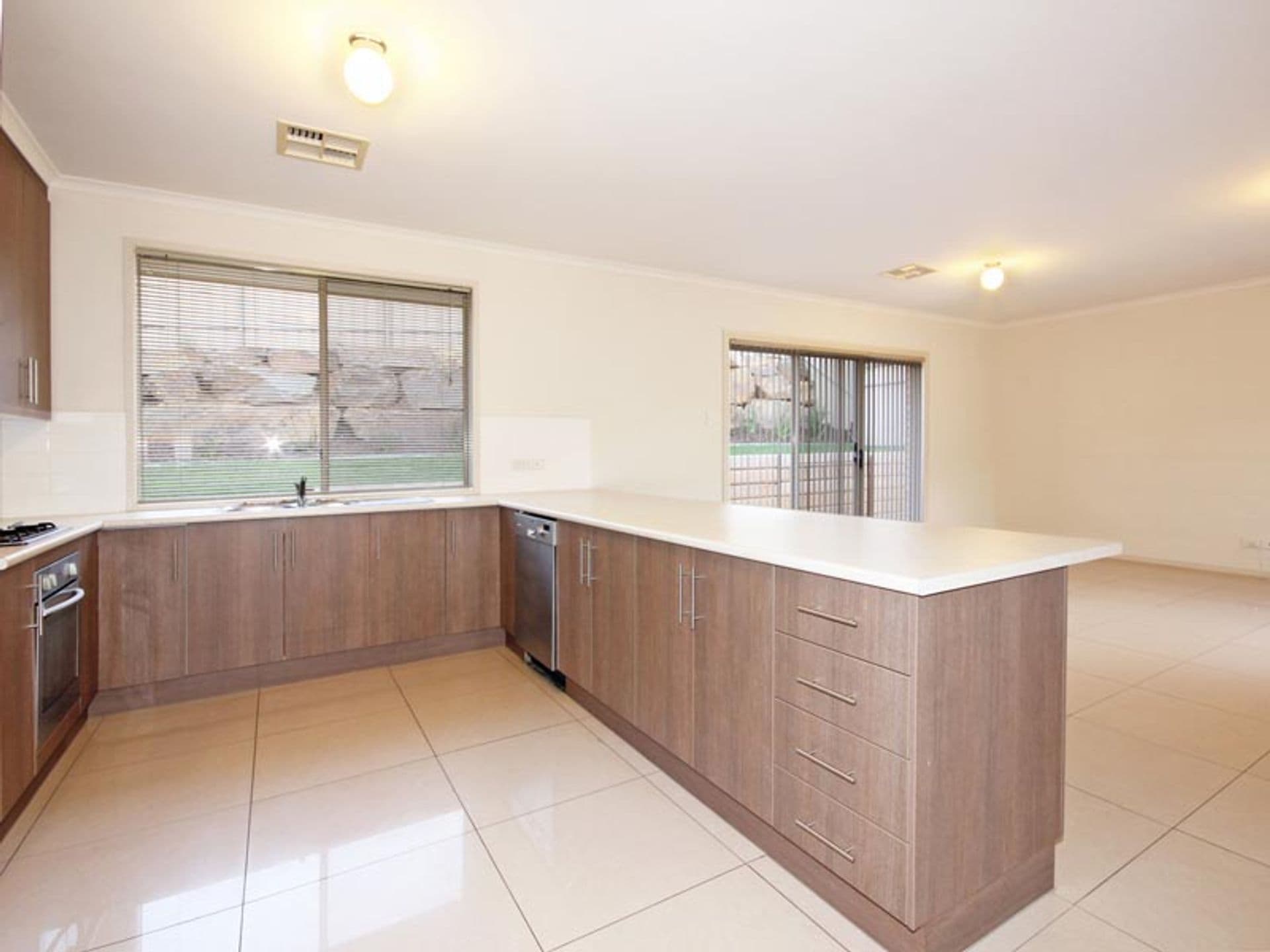 21 Kingston Circuit, Seaford Rise, SA, 5169, Seaford Rise - Thumbnail 6