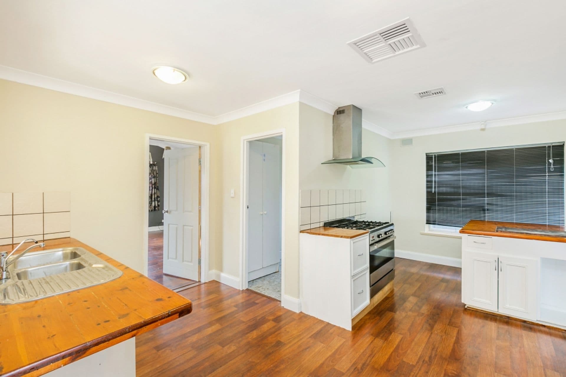 6 Marsden Place, Huntfield Heights, SA, 5163, Huntfield Heights - Thumbnail 2