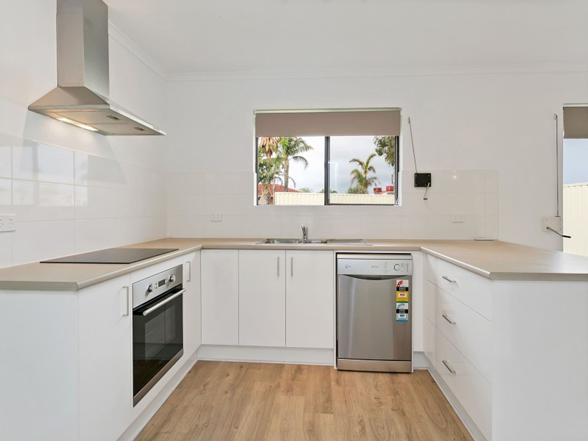1/1 De Caux Avenue, Port Willunga, SA, 5173, Port Willunga - Thumbnail 2
