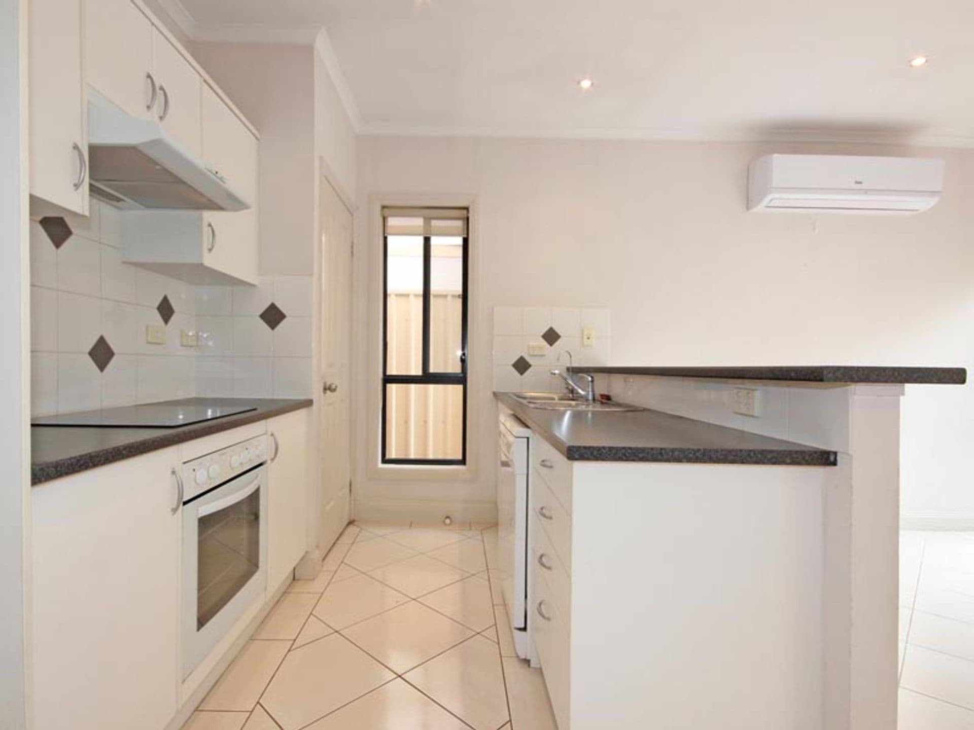3/11-15  Venning Street, Morphett Vale, SA, 5162, Morphett Vale - Thumbnail 3