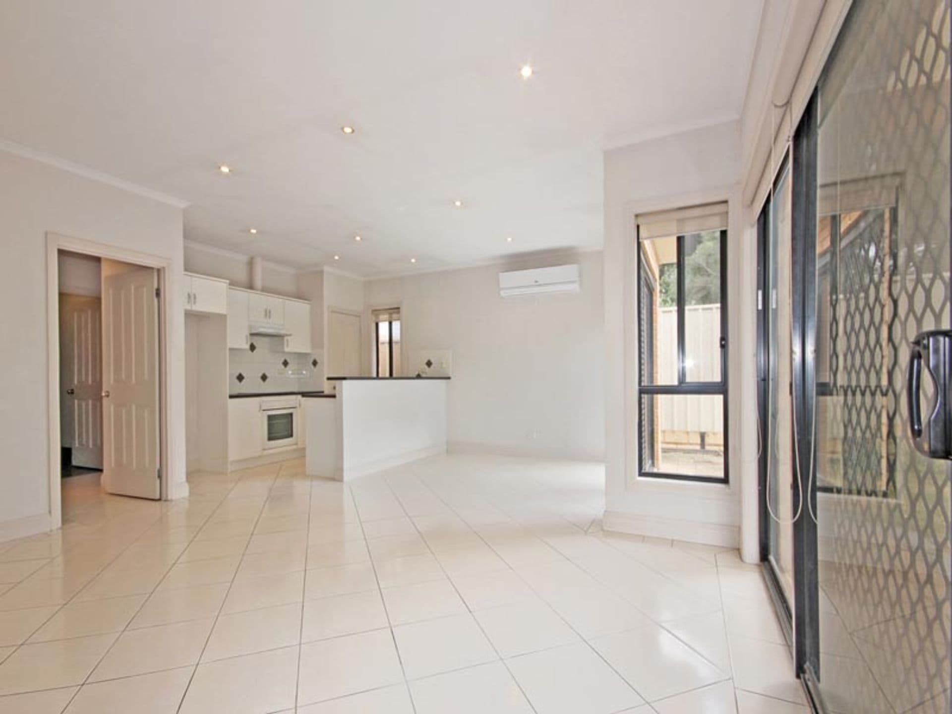 3/11-15  Venning Street, Morphett Vale, SA, 5162, Morphett Vale - Thumbnail 2