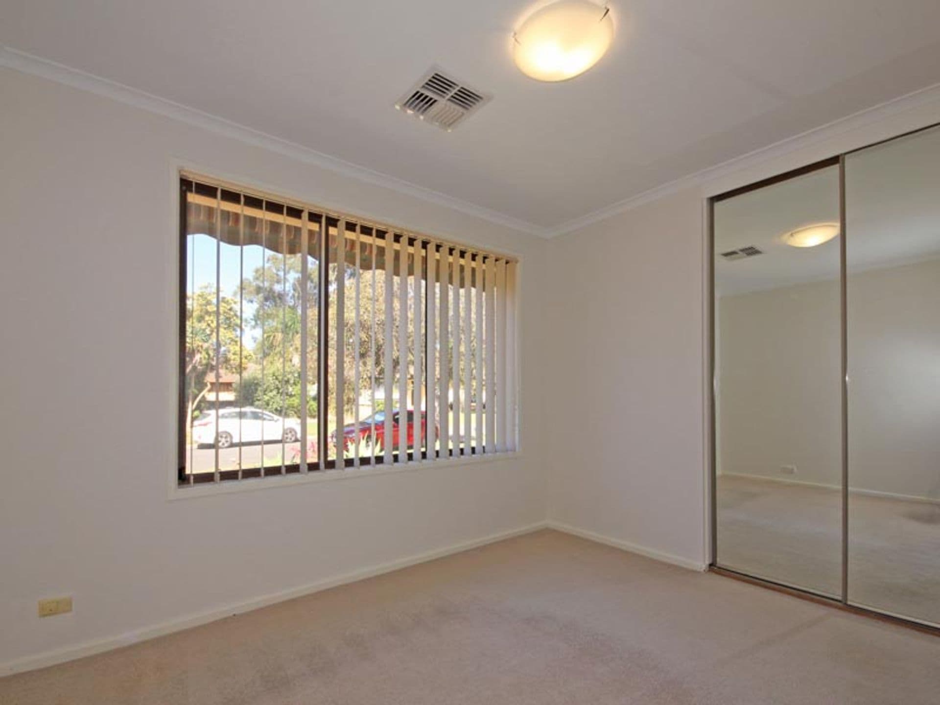 8 Lynly Court, Morphett Vale, SA, 5162, Morphett Vale - Thumbnail 5