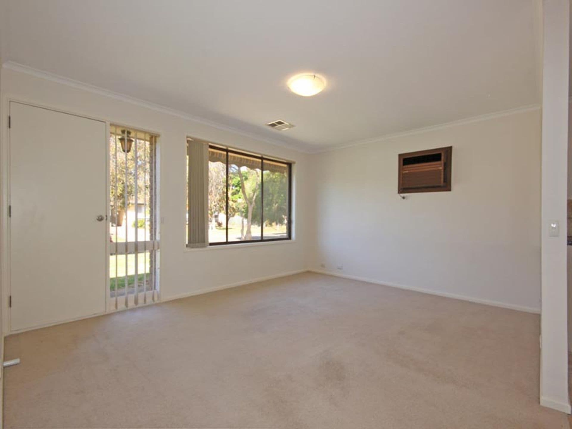8 Lynly Court, Morphett Vale, SA, 5162, Morphett Vale - Thumbnail 7