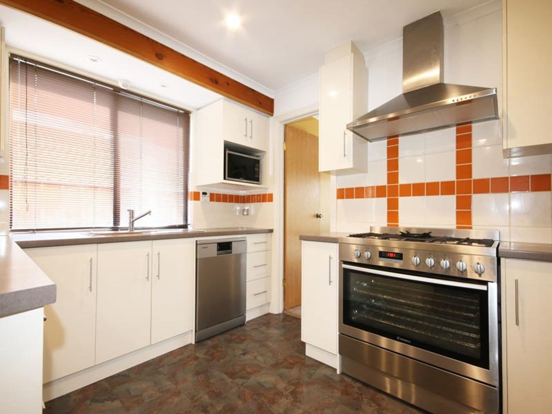6 Hanley Court, Happy Valley, SA, 5159, Happy Valley - Thumbnail 3