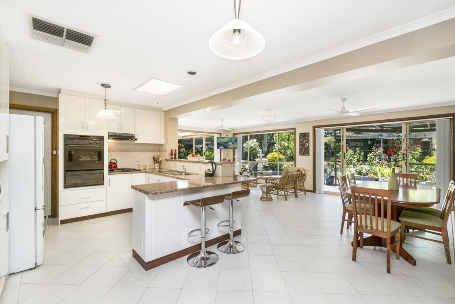 15 Lyle Street, Happy Valley, SA, 5159, Happy Valley - Thumbnail 3