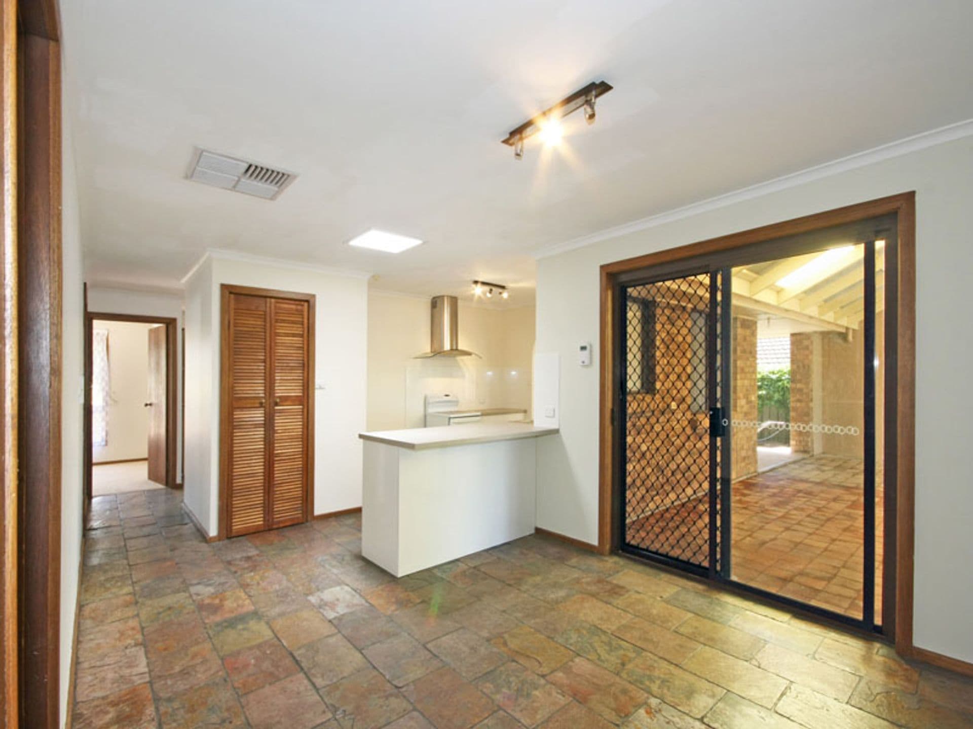 16 Scenic Drive, Old Noarlunga, SA, 5168, Old Noarlunga - Thumbnail 7