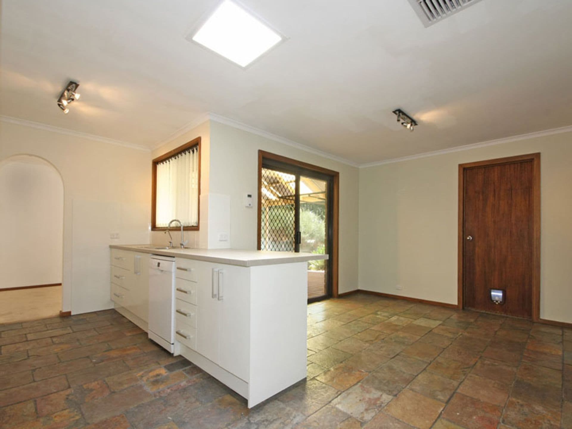 16 Scenic Drive, Old Noarlunga, SA, 5168, Old Noarlunga - Thumbnail 6