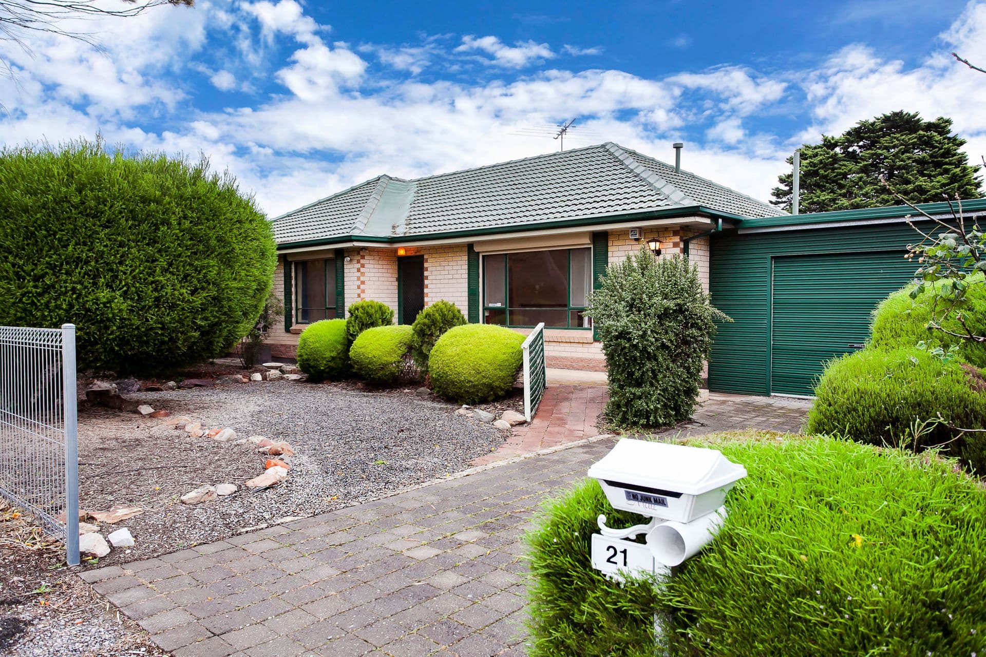 21 Warwick Grove, Morphett Vale, SA, 5162, Morphett Vale - Thumbnail 2