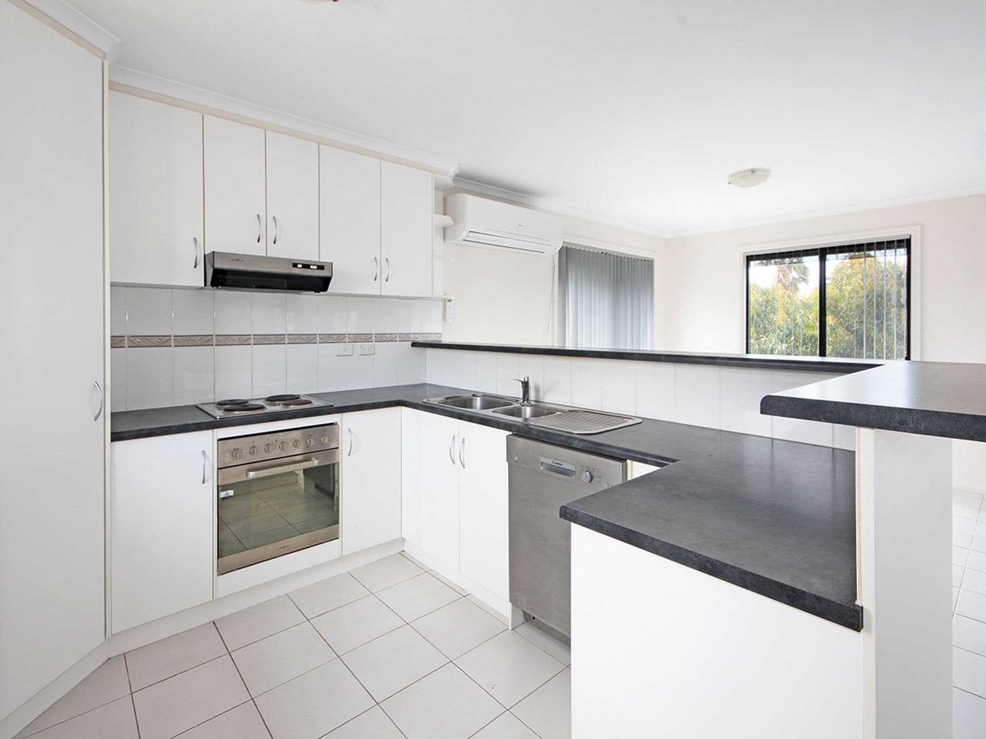 2 St Nicholas Ave, Port Willunga, SA, 5173, Port Willunga - Thumbnail 3