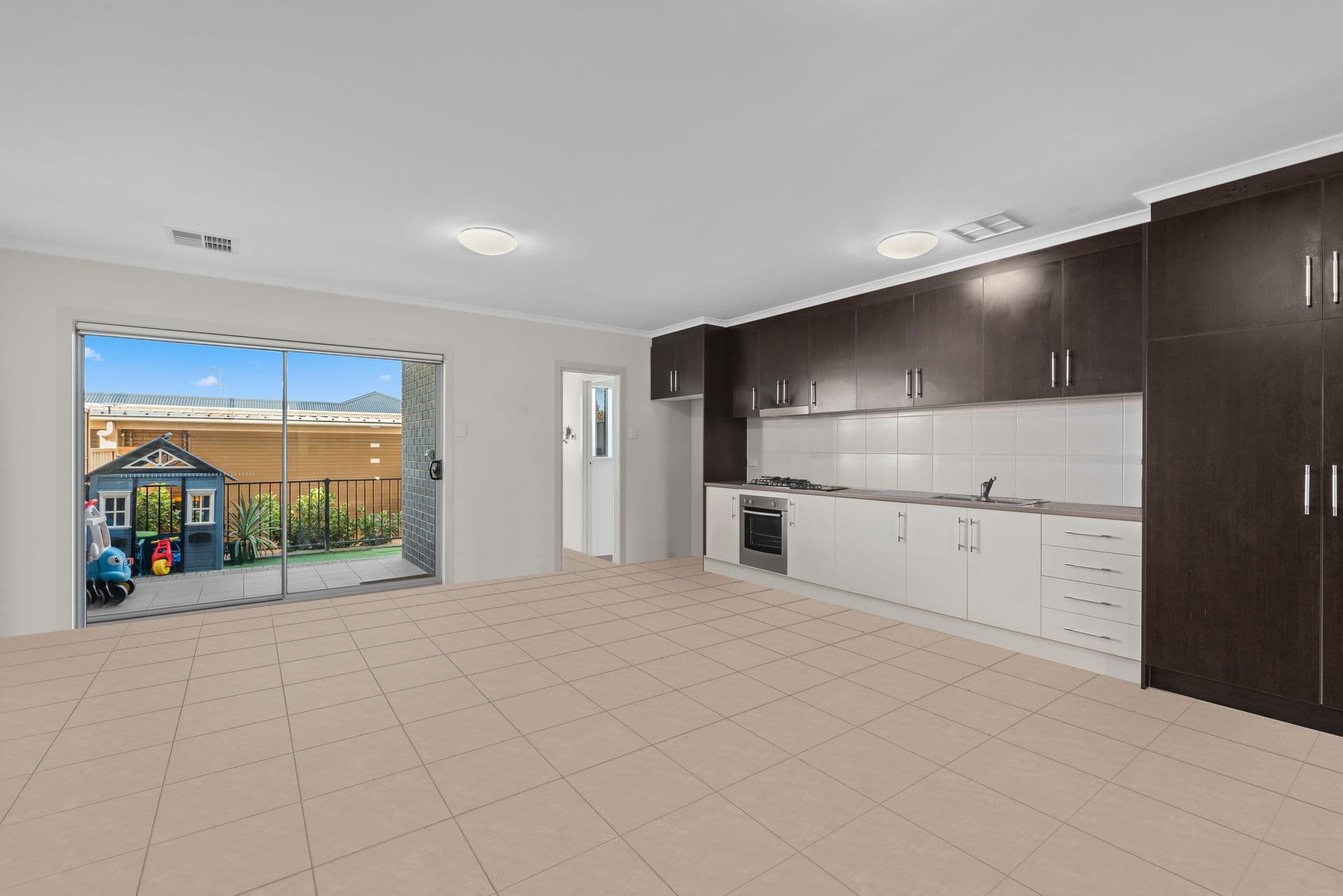 4 Jackstaff Road, Seaford Meadows, SA, 5169, Seaford Meadows - Thumbnail 4
