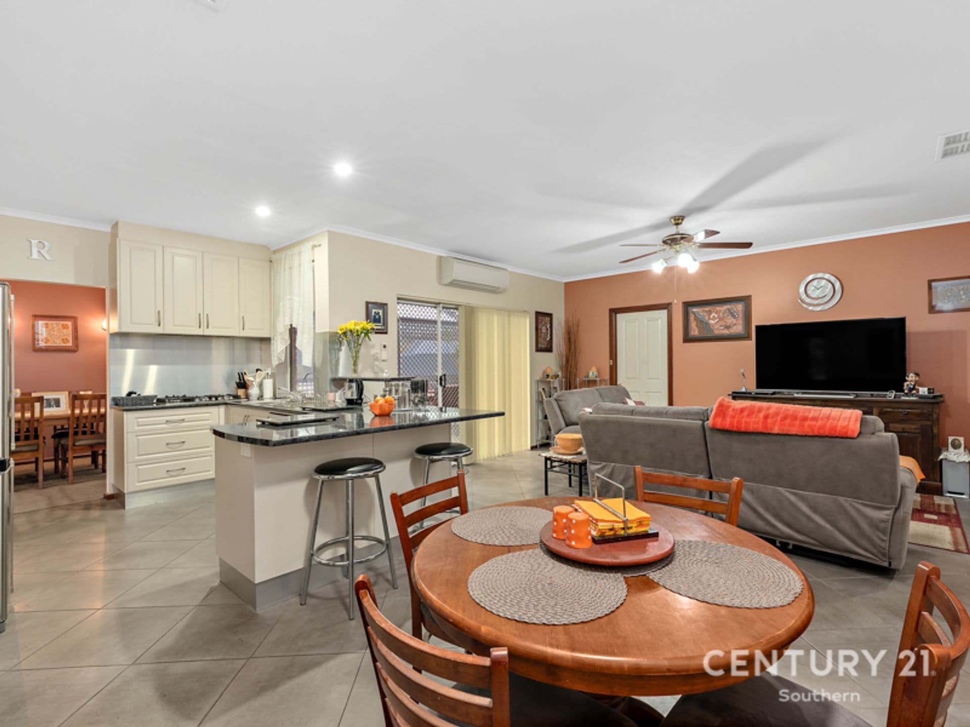 2 Hayford Cres, Morphett Vale, SA, 5162, Morphett Vale - Thumbnail 3