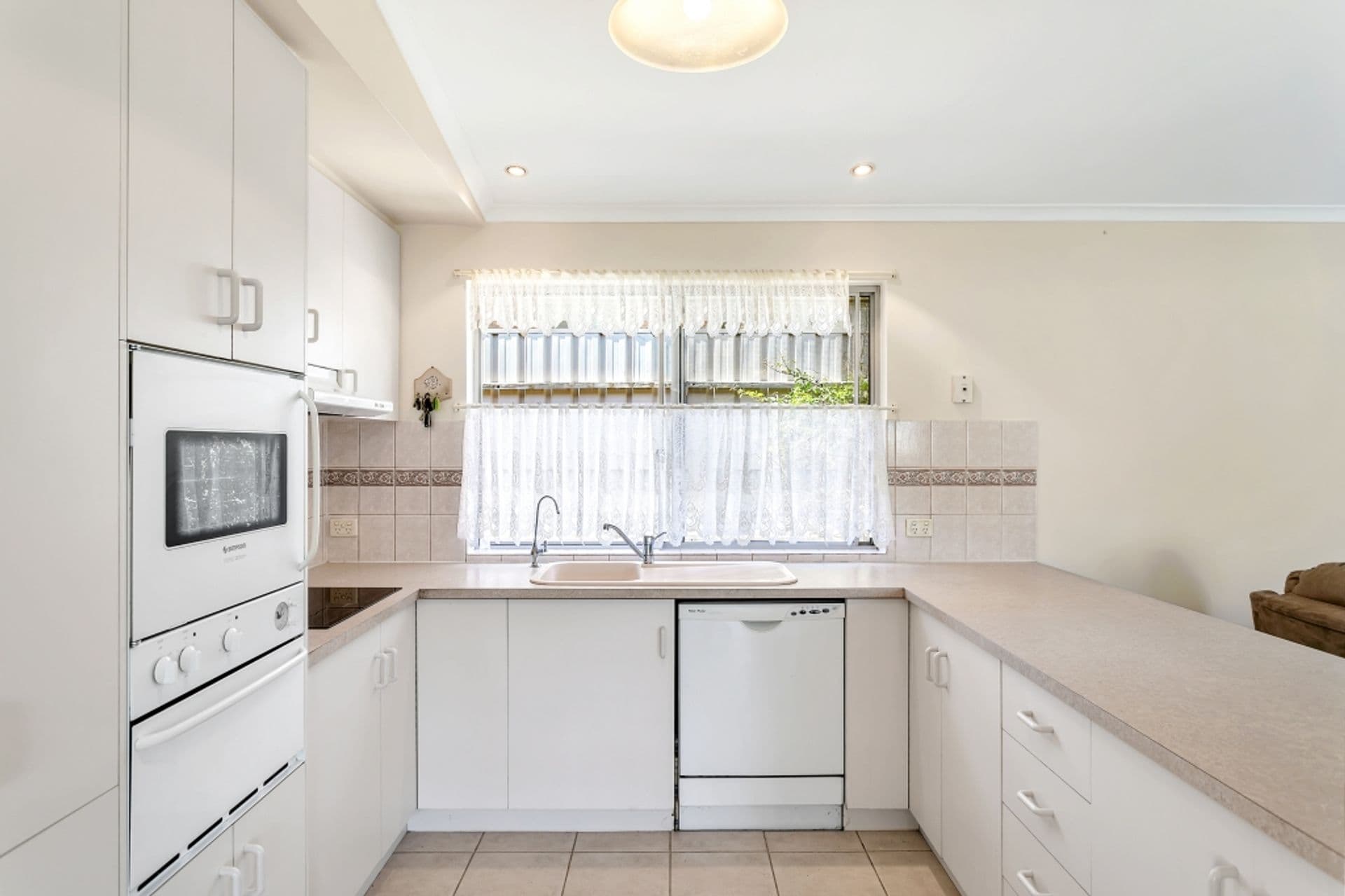 27 Sampson Crescent, Old Reynella, SA, 5161, Old Reynella - Thumbnail 5