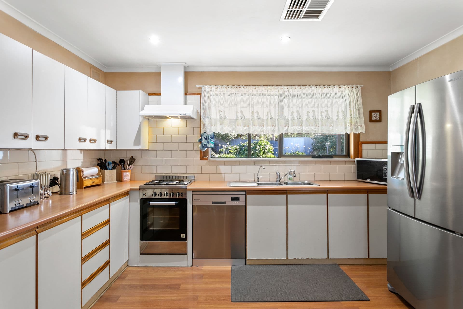 19 Loman Street, Morphett Vale, SA, 5162, Morphett Vale - Thumbnail 2
