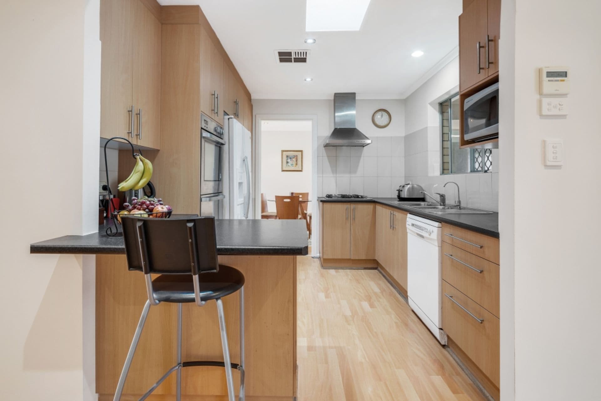6 Falcon Ave, Hallett Cove, SA, 5158, Hallett Cove - Thumbnail 4