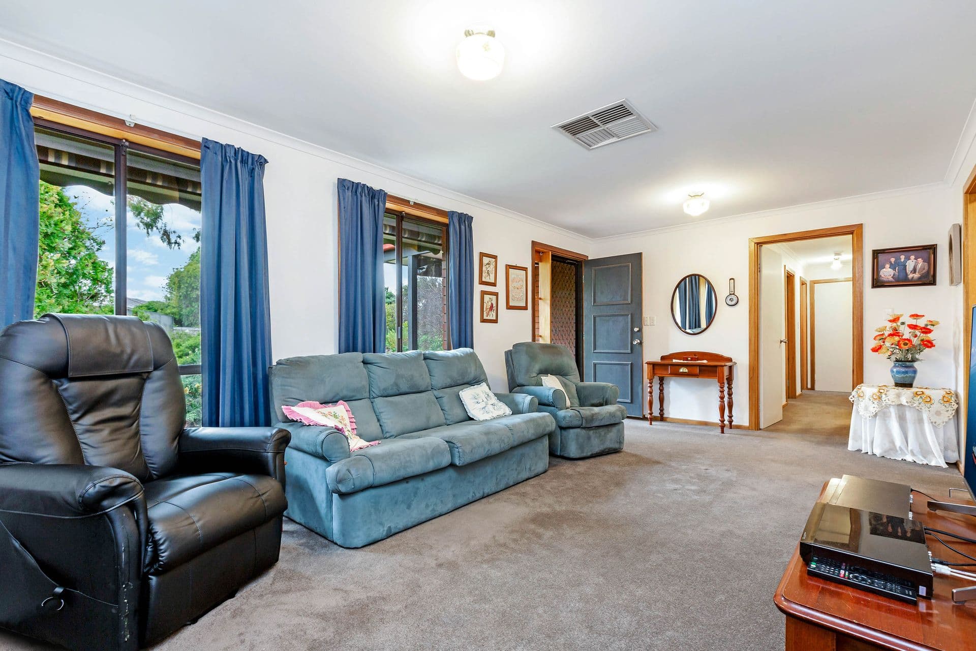 5 Derek Crescent, Morphett Vale, SA, 5162, Morphett Vale - Thumbnail 2