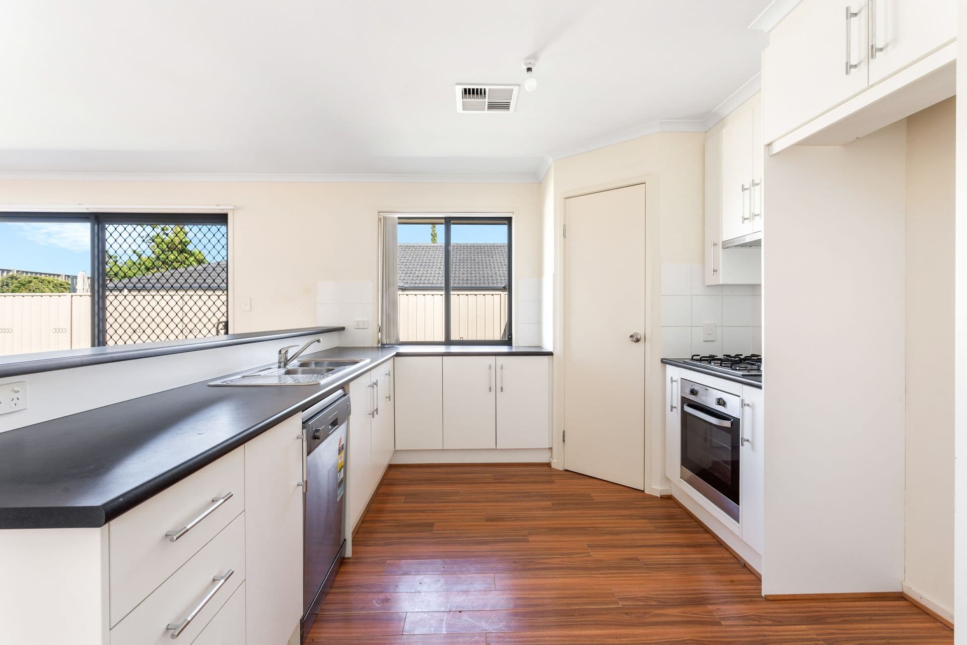 68 Esperance Boulevard, Seaford Rise, SA, 5169, Seaford Rise - Thumbnail 2