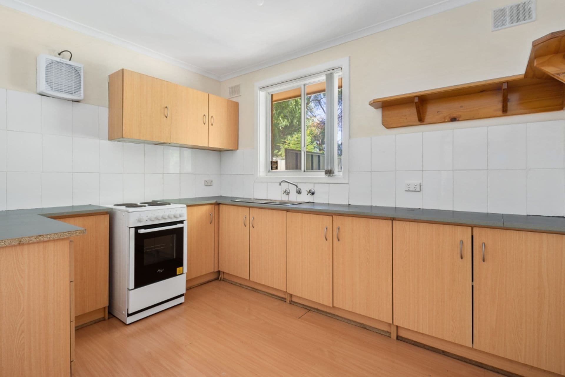 9 Isabella Road, Morphett Vale, SA, 5162, Morphett Vale - Thumbnail 3