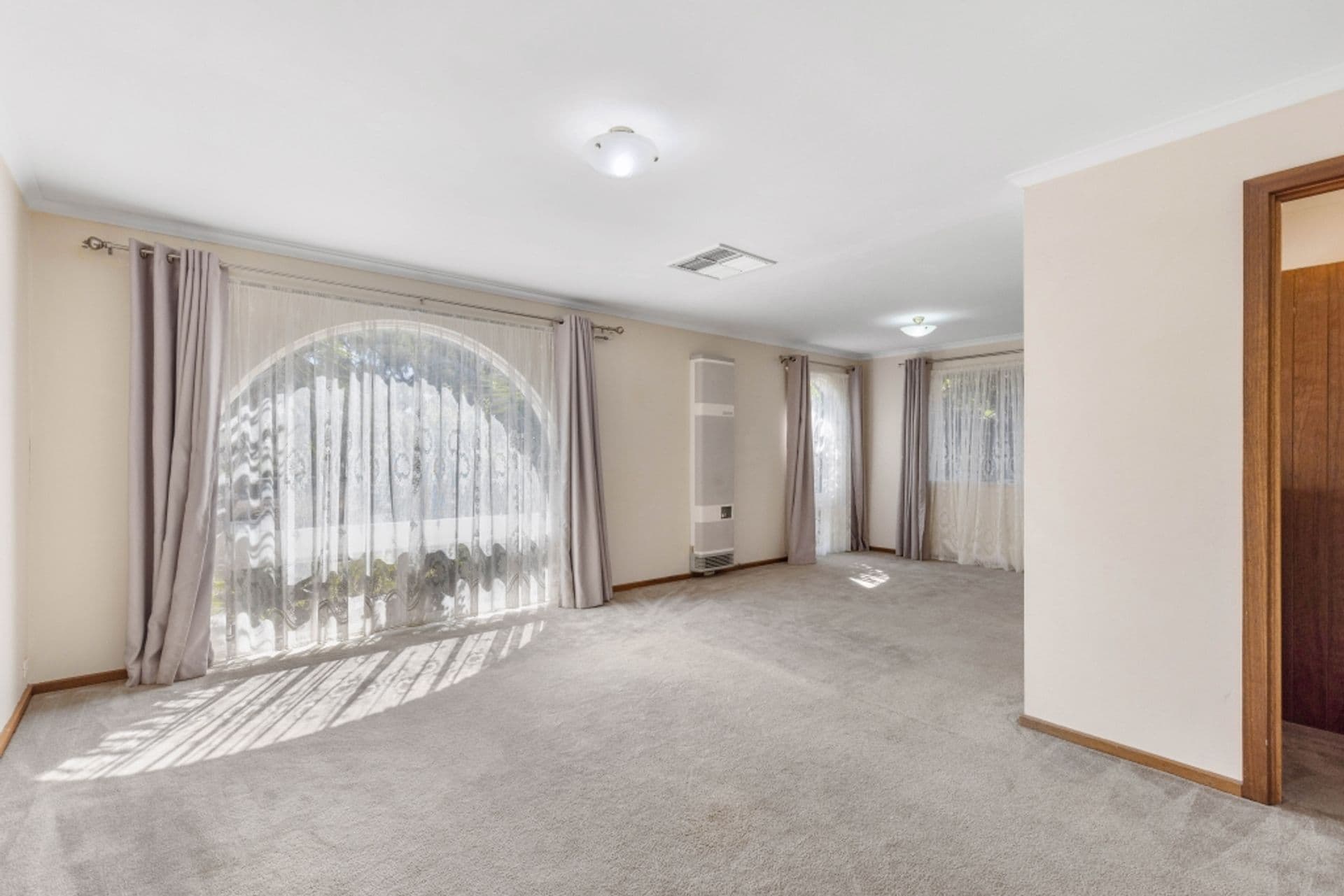 90 Wheatsheaf Road, Morphett Vale, SA, 5162, Morphett Vale - Thumbnail 2
