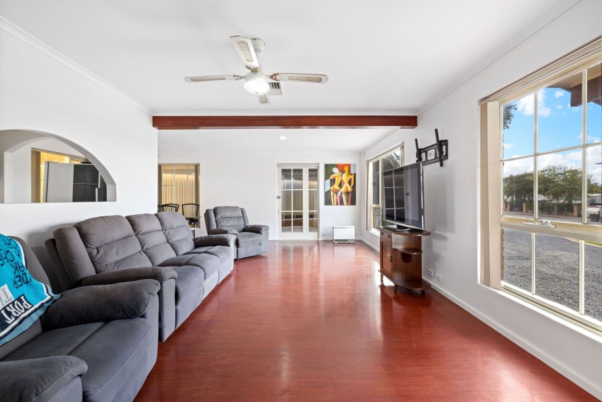 10 Kenihans Road, Happy Valley, SA, 5159, Happy Valley - Thumbnail 2