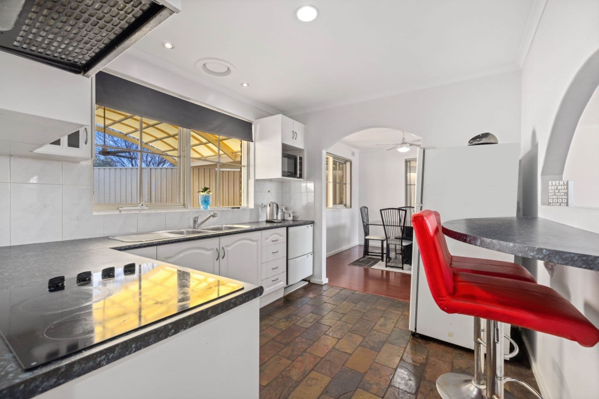10 Kenihans Road, Happy Valley, SA, 5159, Happy Valley - Thumbnail 4