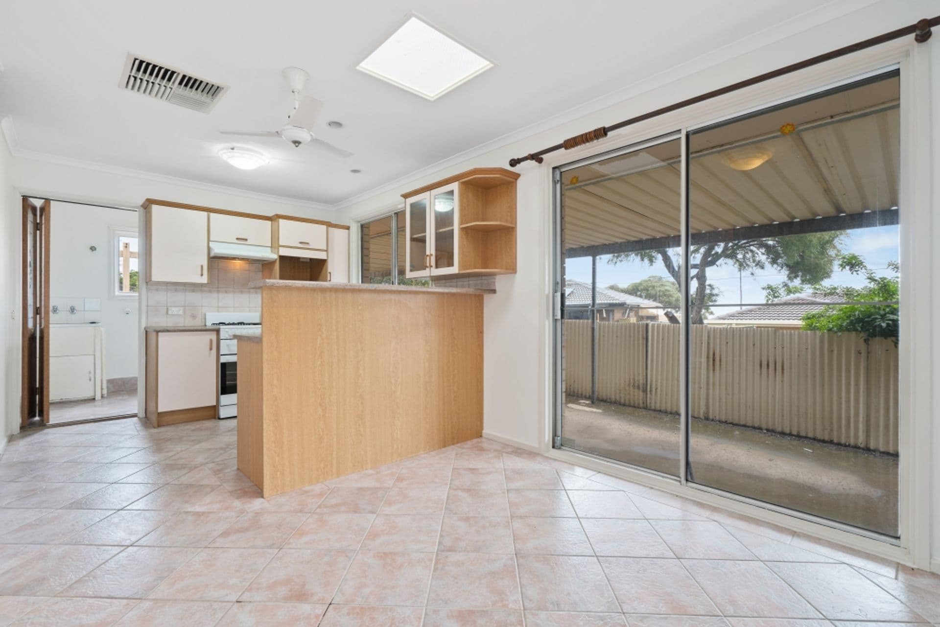 4 Lynlee Crescent, Huntfield Heights, SA, 5163, Huntfield Heights - Thumbnail 3
