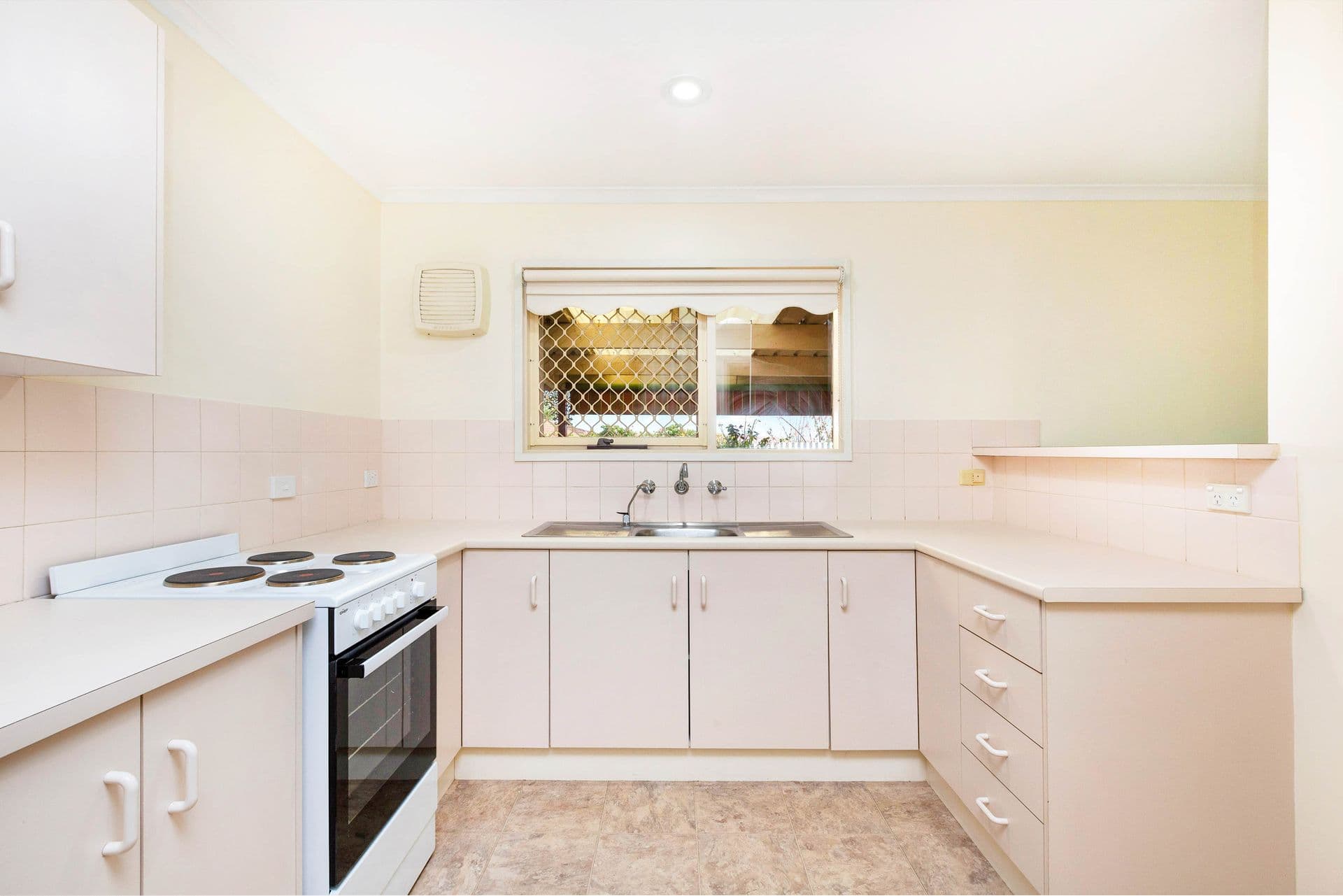 1/8 Gum Court, Morphett Vale, SA, 5162, Morphett Vale - Thumbnail 3