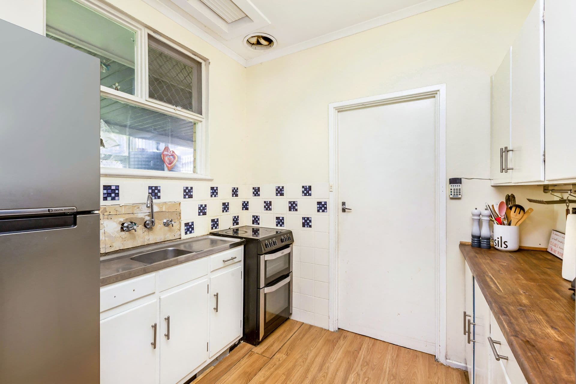 73 Booth Avenue, Morphett Vale, SA, 5162, Morphett Vale - Thumbnail 6
