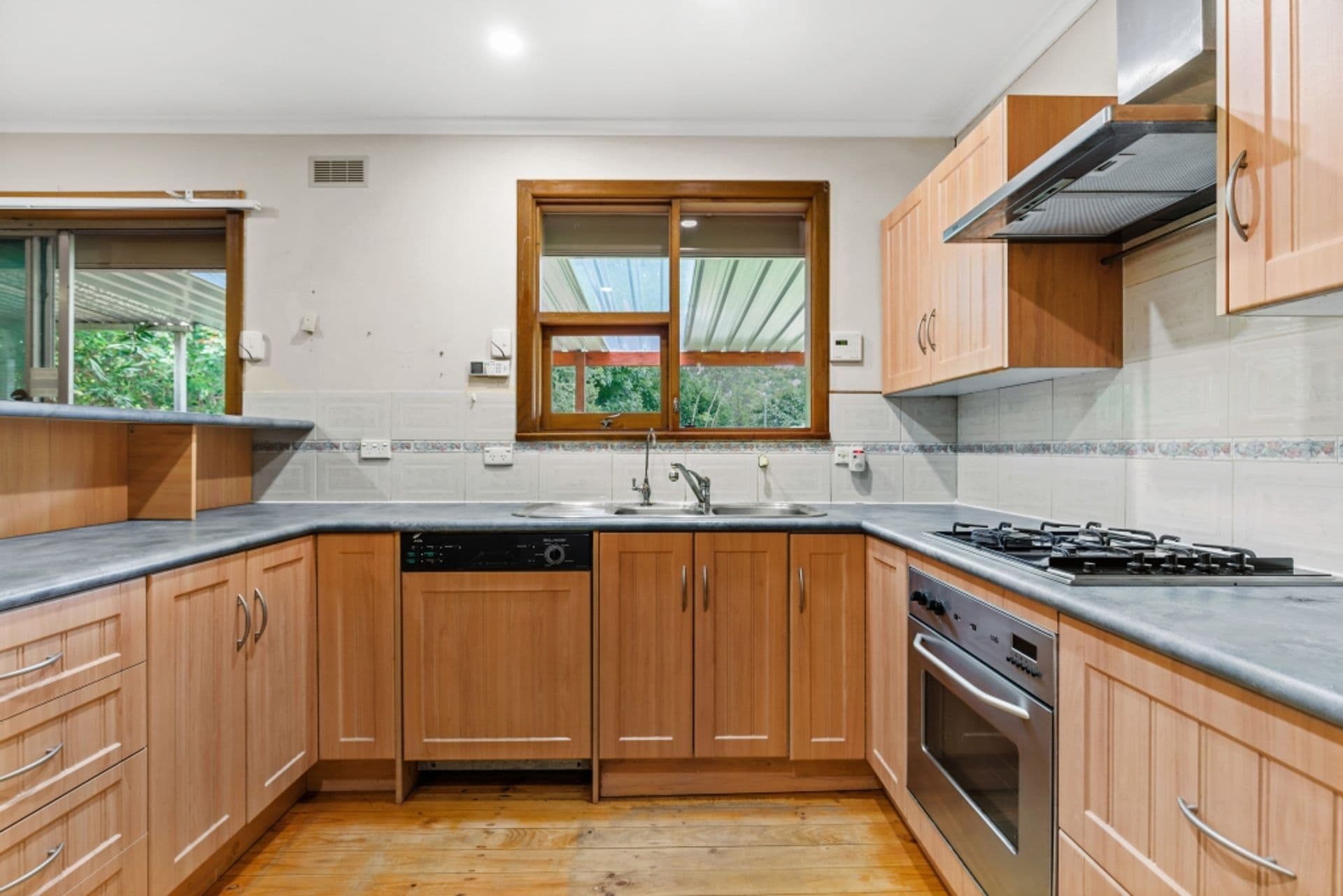 13 Carol Crescent, Morphett Vale, SA, 5162, Morphett Vale - Thumbnail 3