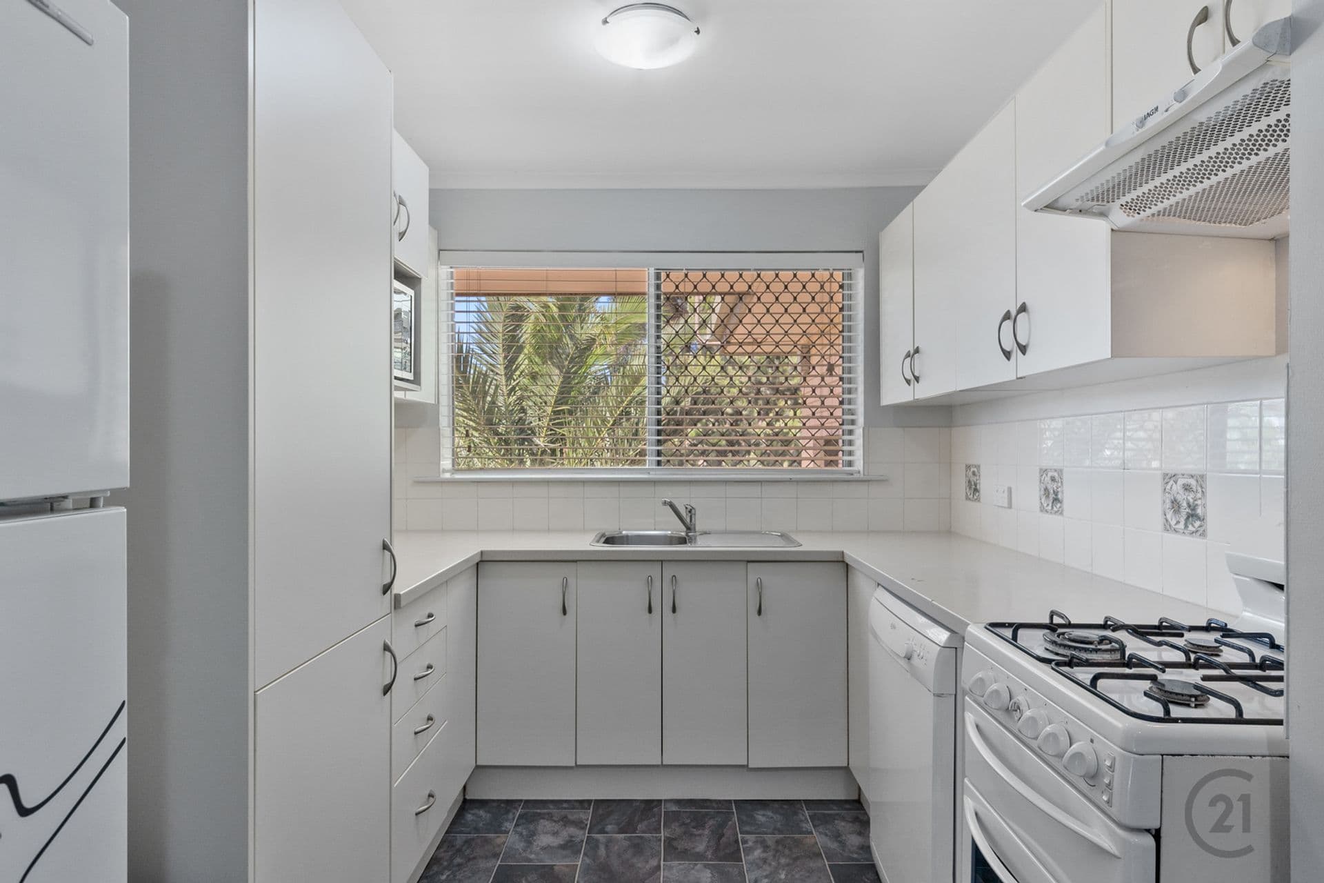 22 Beacon Crescent, Seaford, SA, 5169, Seaford - Thumbnail 7