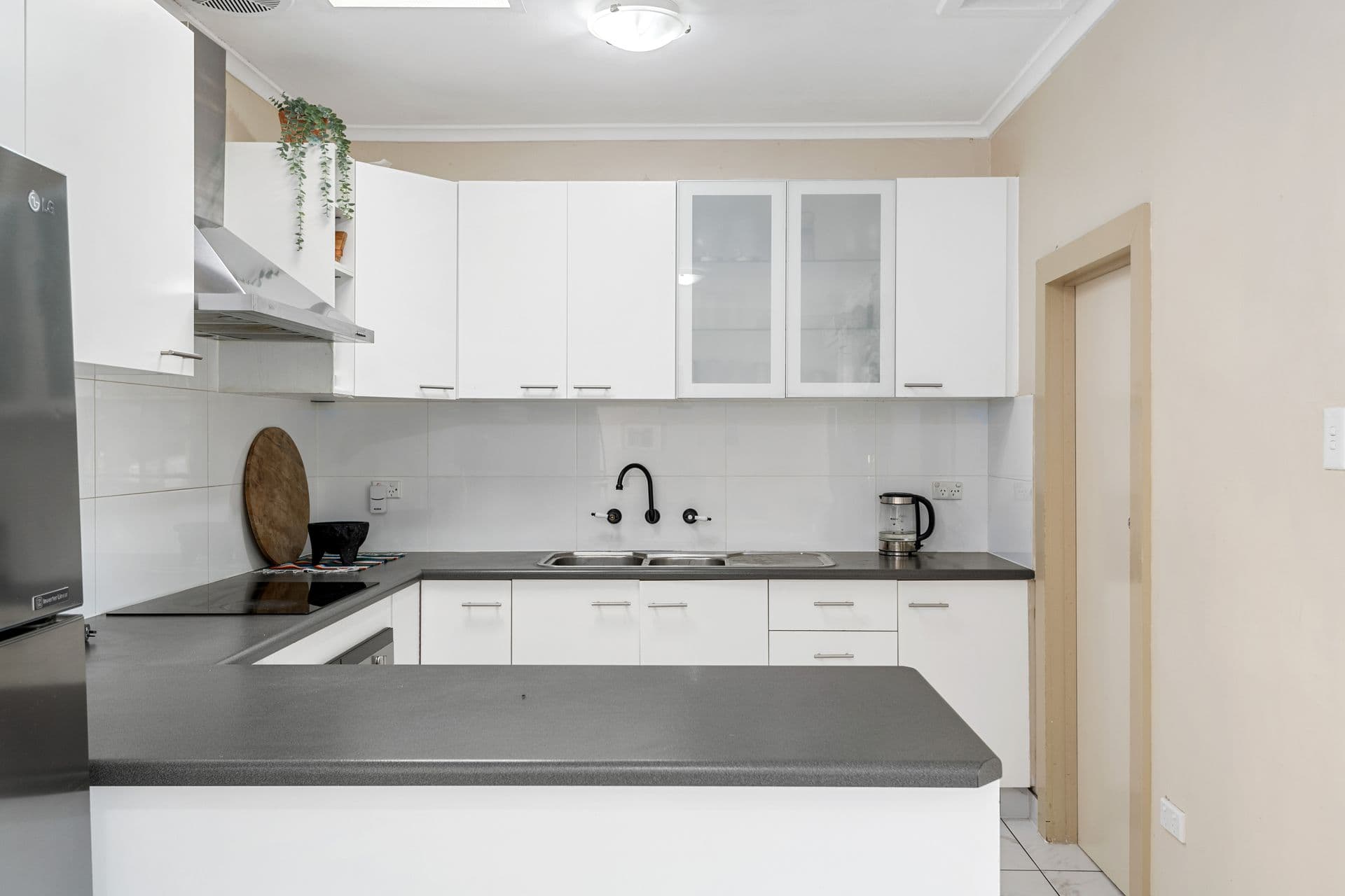 92 Main South Road, Morphett Vale, SA, 5162, Morphett Vale - Thumbnail 2
