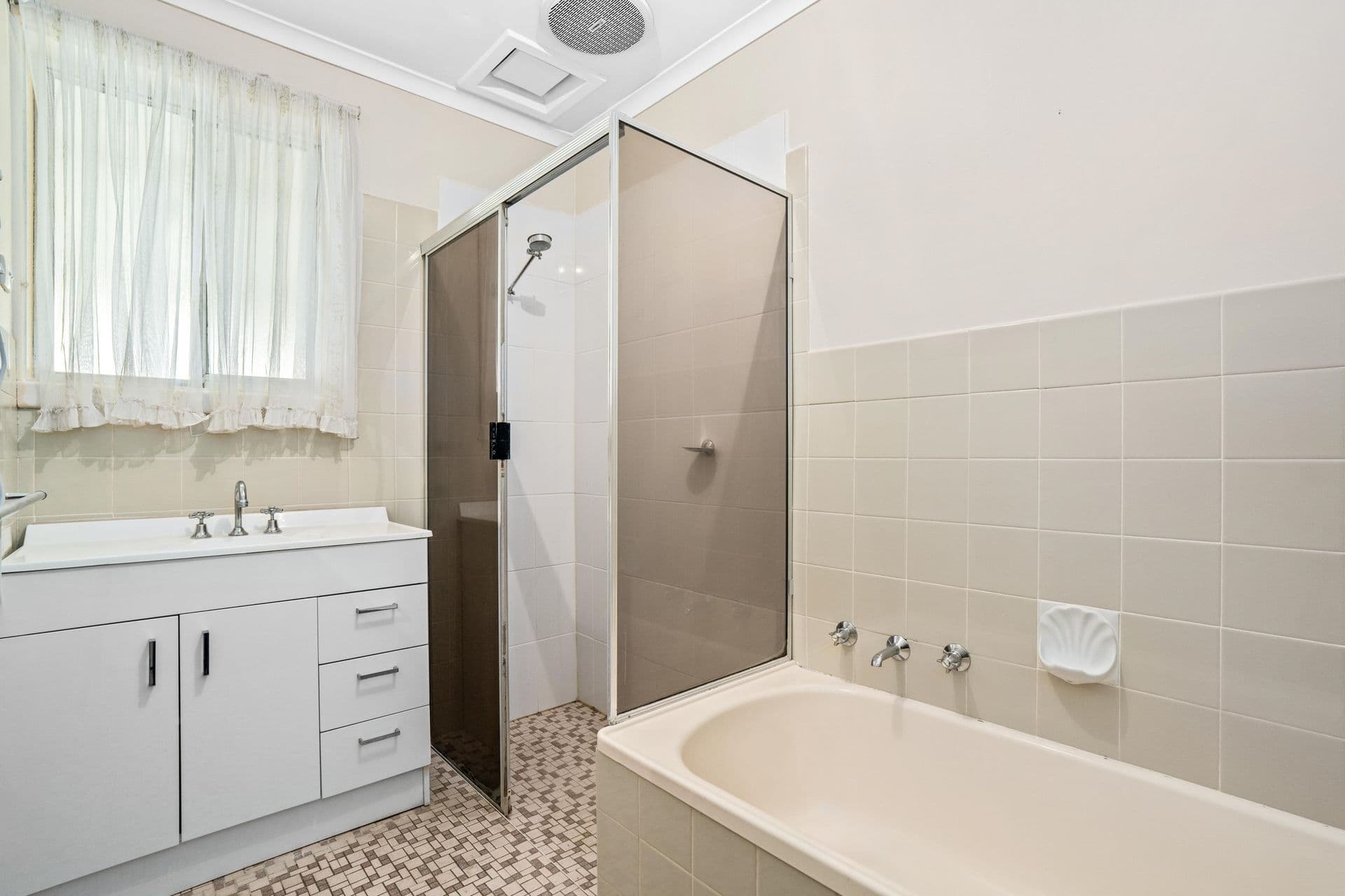 27 Loman Street, Morphett Vale, SA, 5162, Morphett Vale - Thumbnail 4