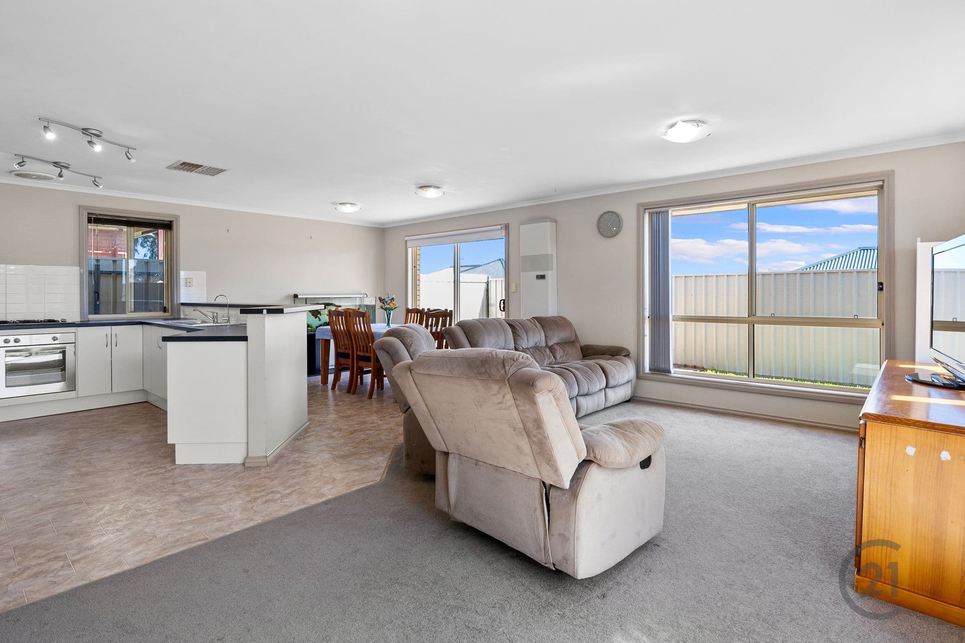 13 Mountain Ash Court, Hackham, SA, 5163, Hackham - Thumbnail 2