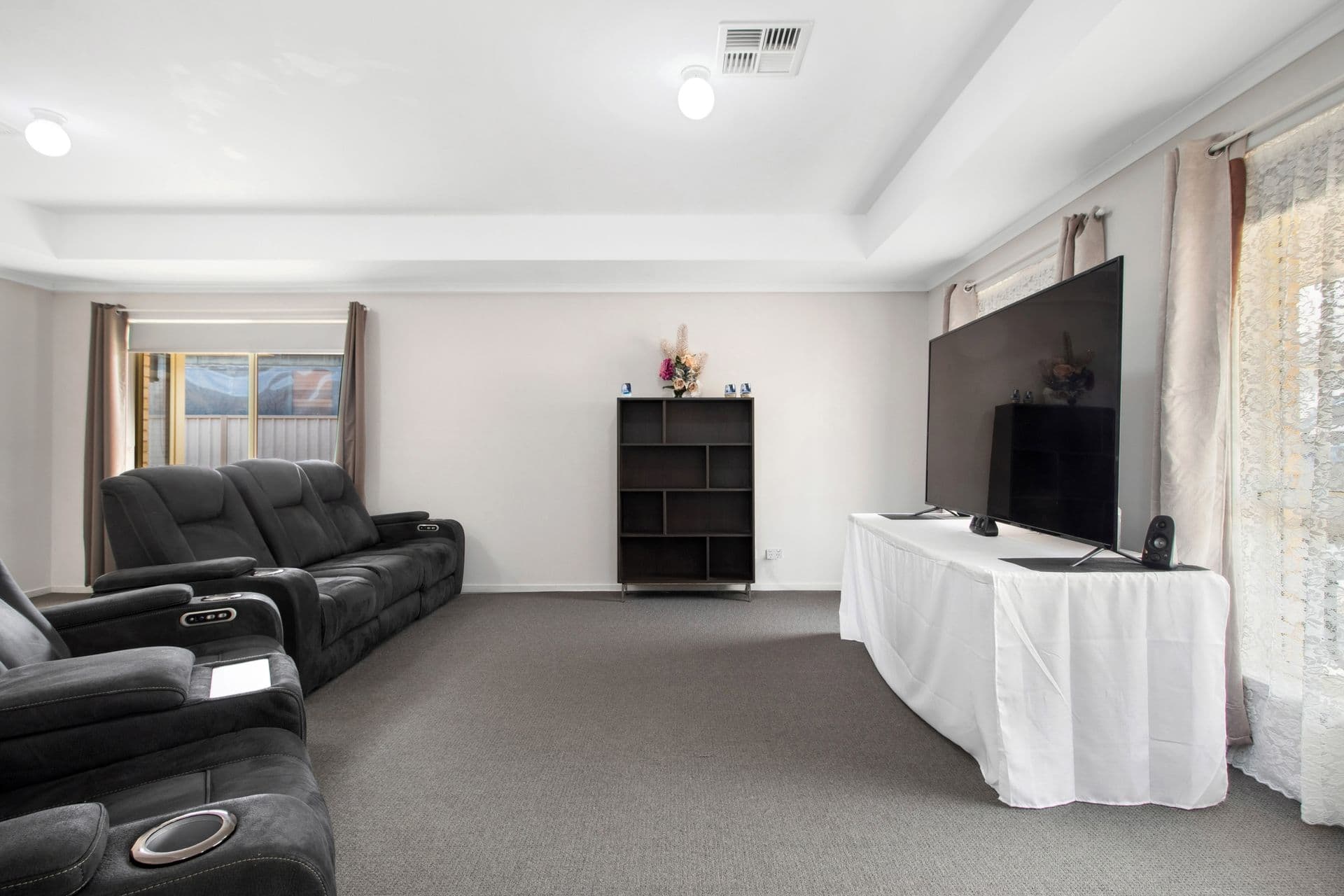 63 Wallace Drive, Craigmore, SA, 5114, Craigmore - Thumbnail 3