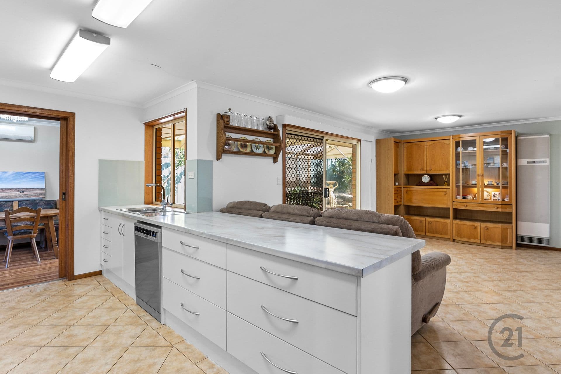 2 Viney Court, Hackham, SA, 5163, Hackham - Thumbnail 3