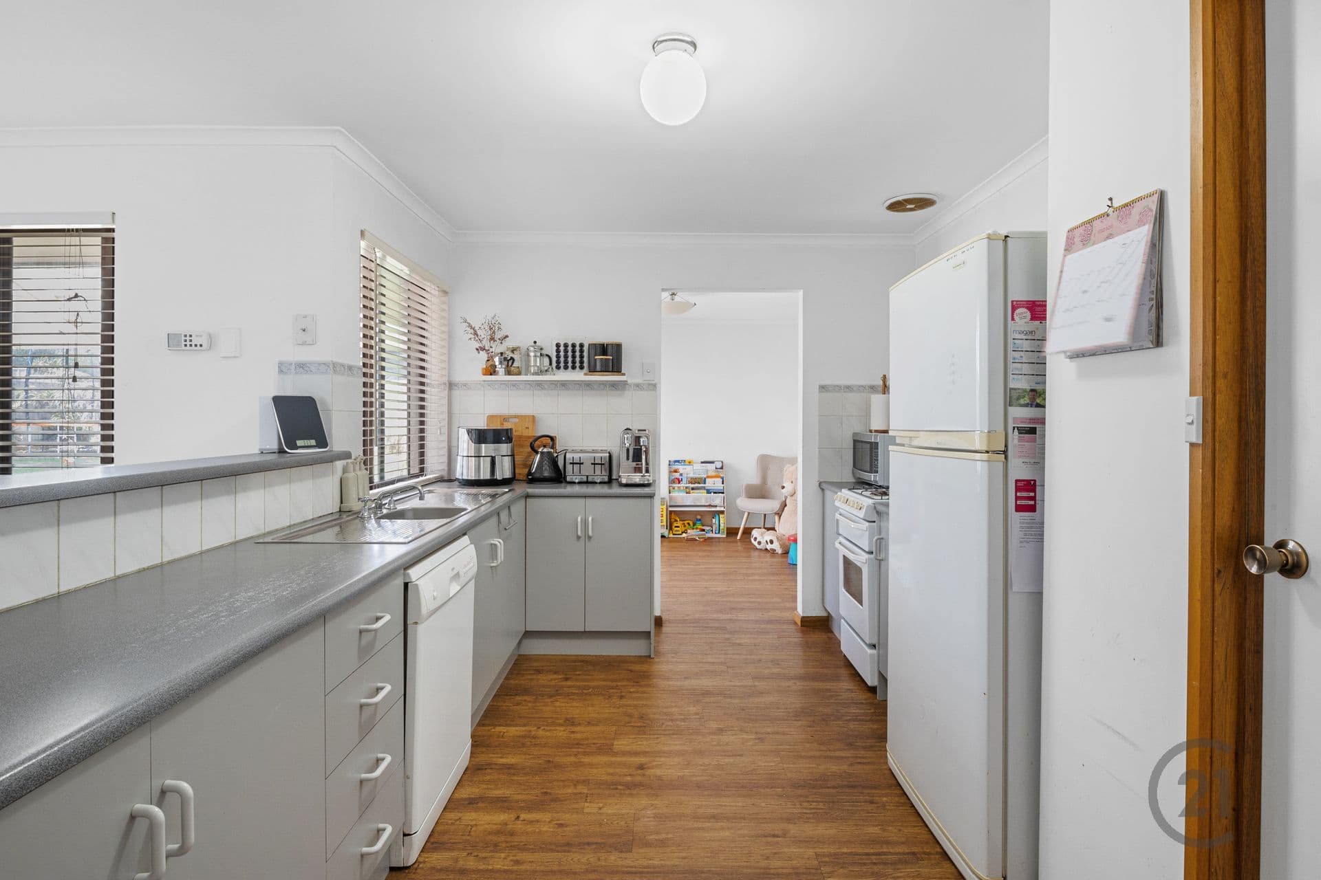 52 Talladira Way, Woodcroft, SA, 5162, Woodcroft - Thumbnail 5